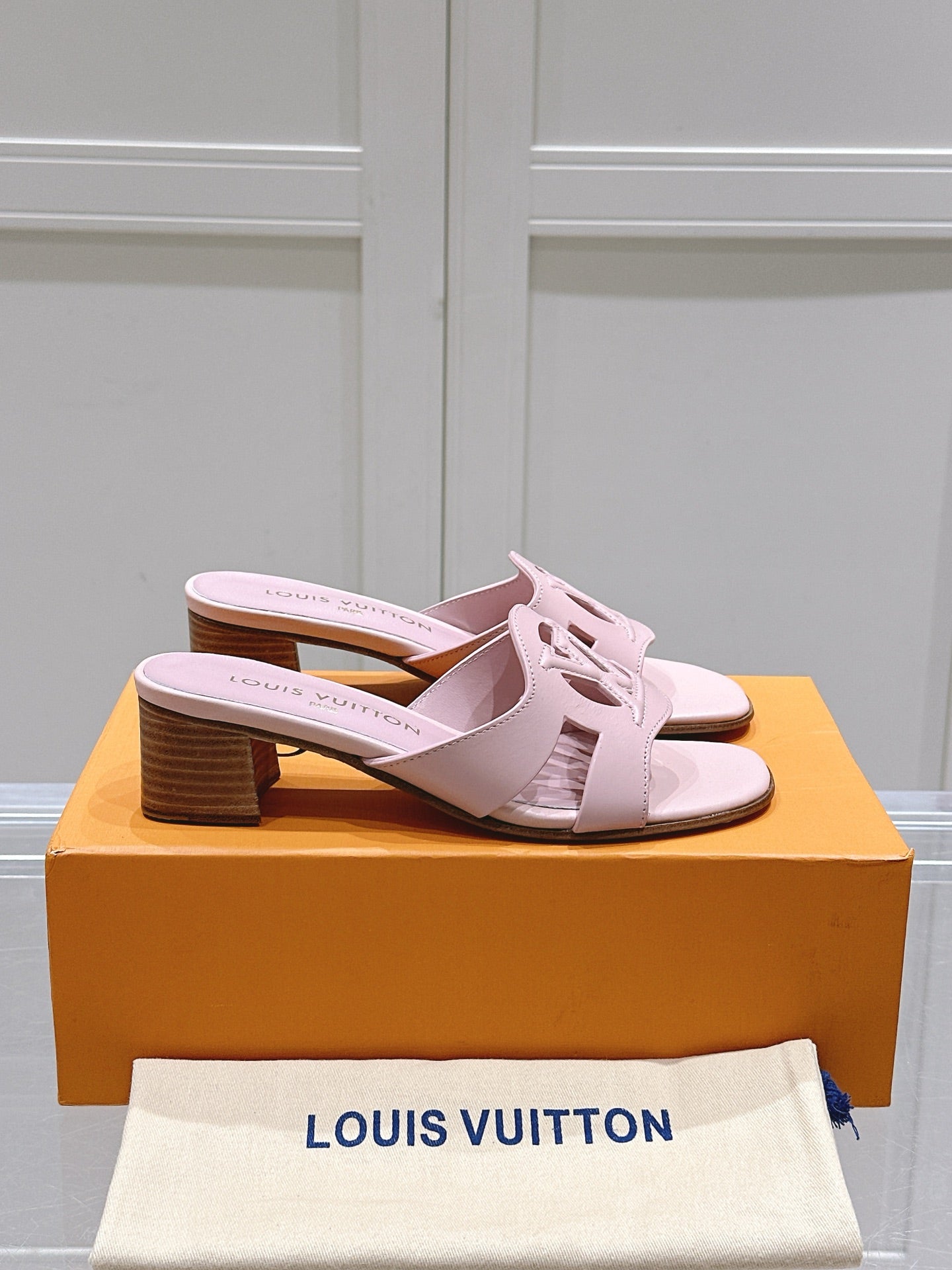 LuxluxHouse Best Quality Women Shoes Louis Vuitton