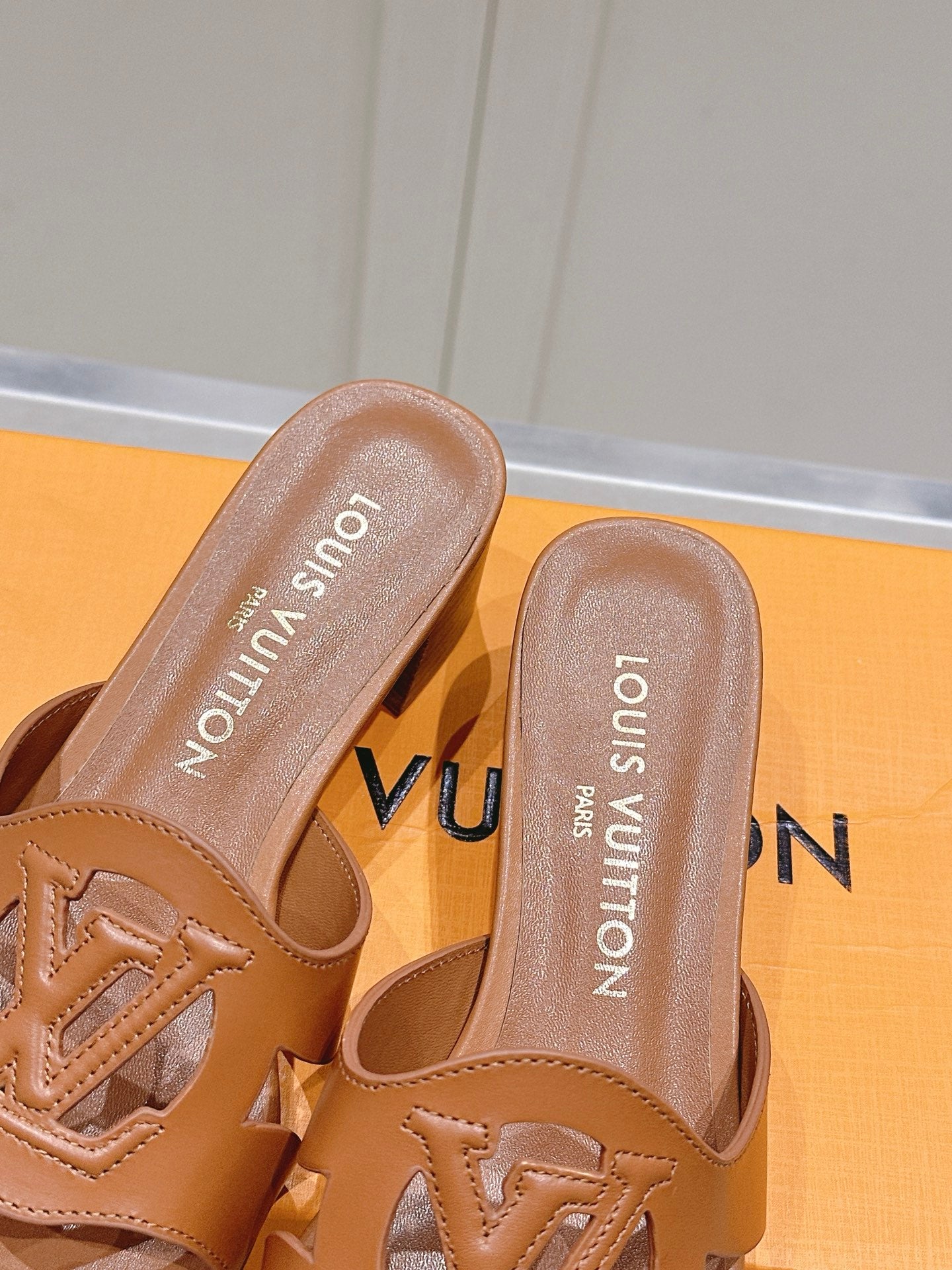 LuxluxHouse Best Quality Women Shoes Louis Vuitton