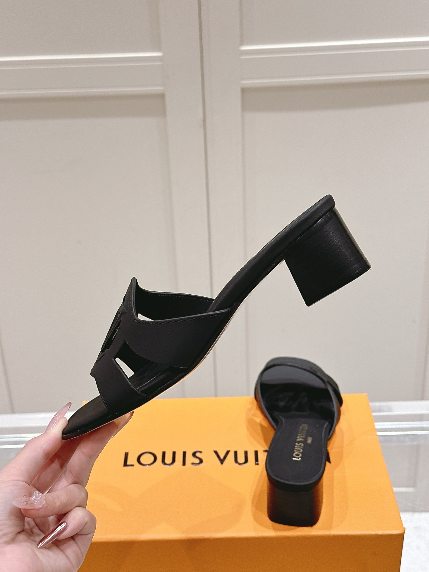 LuxluxHouse Best Quality Women Shoes Louis Vuitton