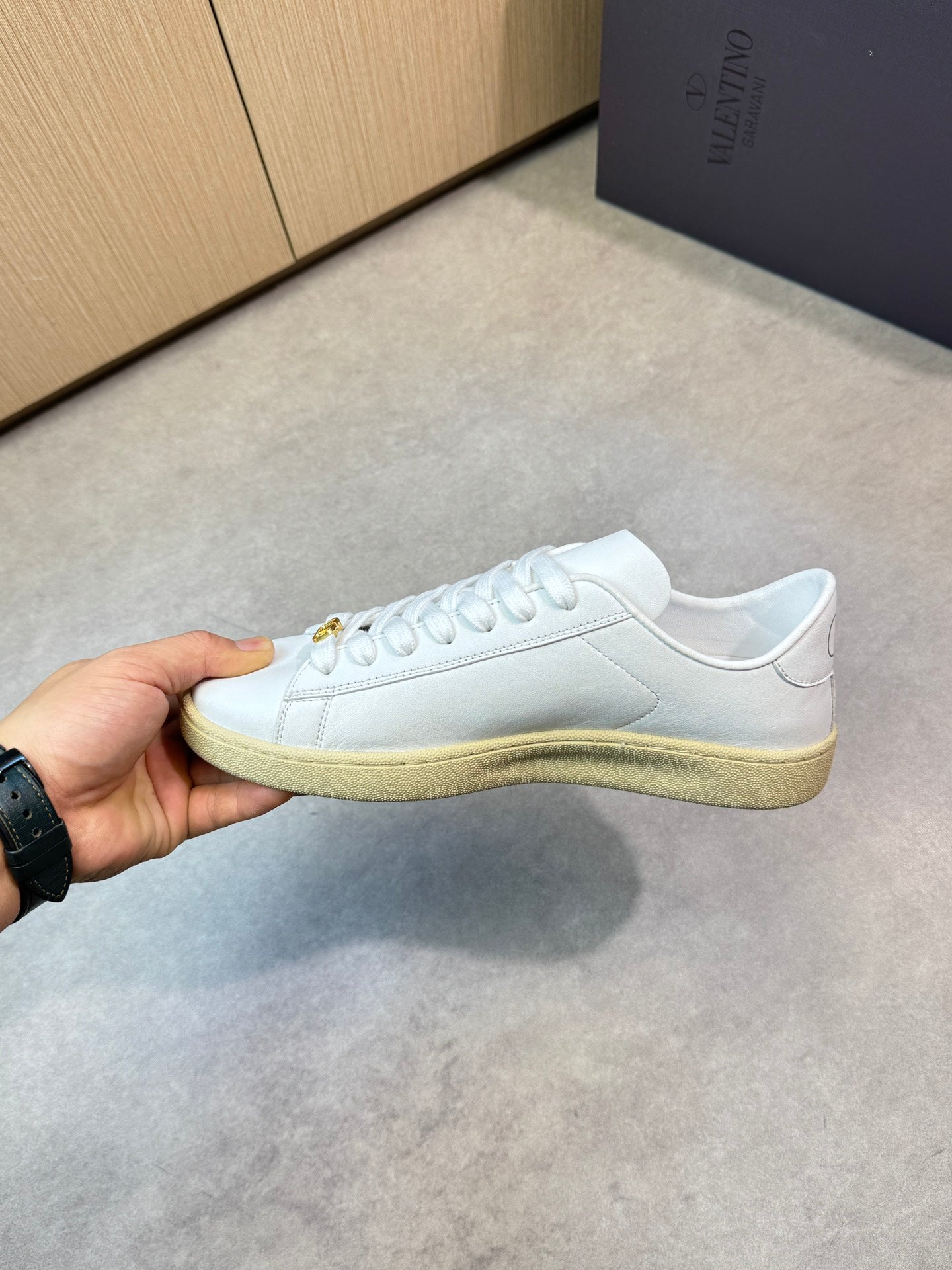LuxluxHouse Best Quality Shoes Valentino