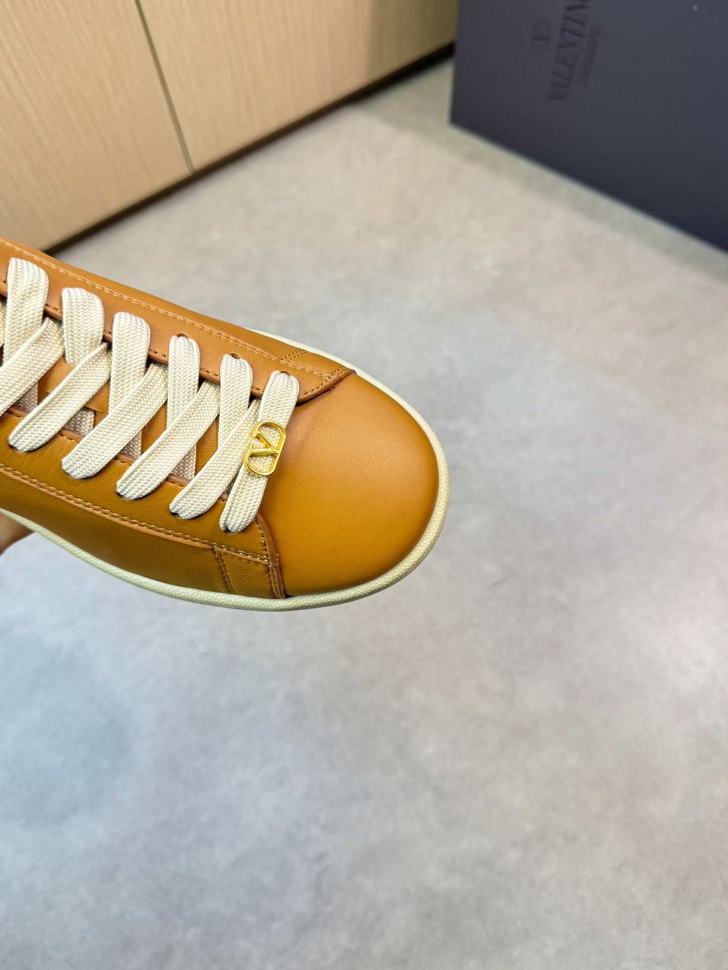 LuxluxHouse Best Quality Shoes Valentino