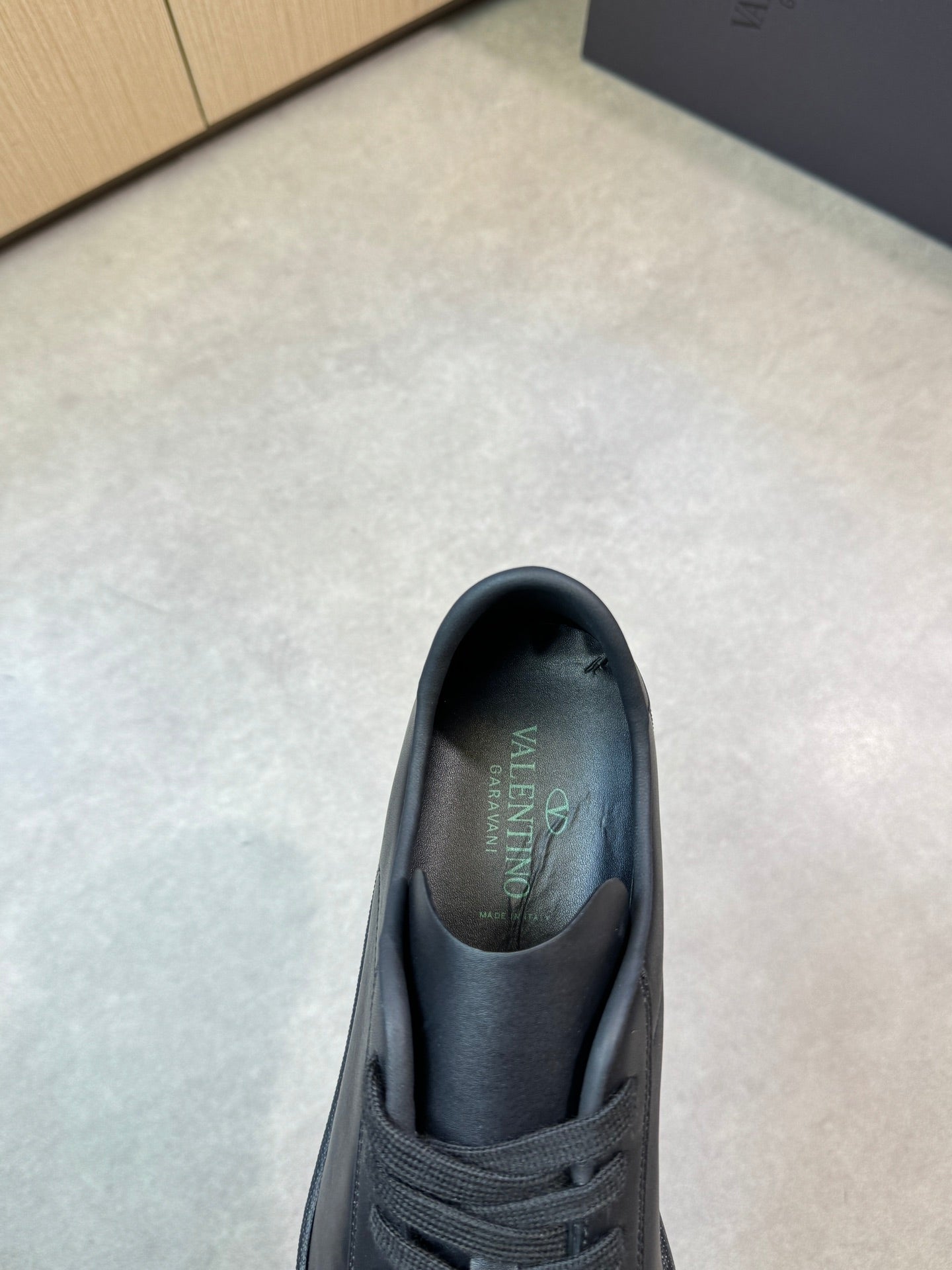 LuxluxHouse Best Quality Shoes Valentino