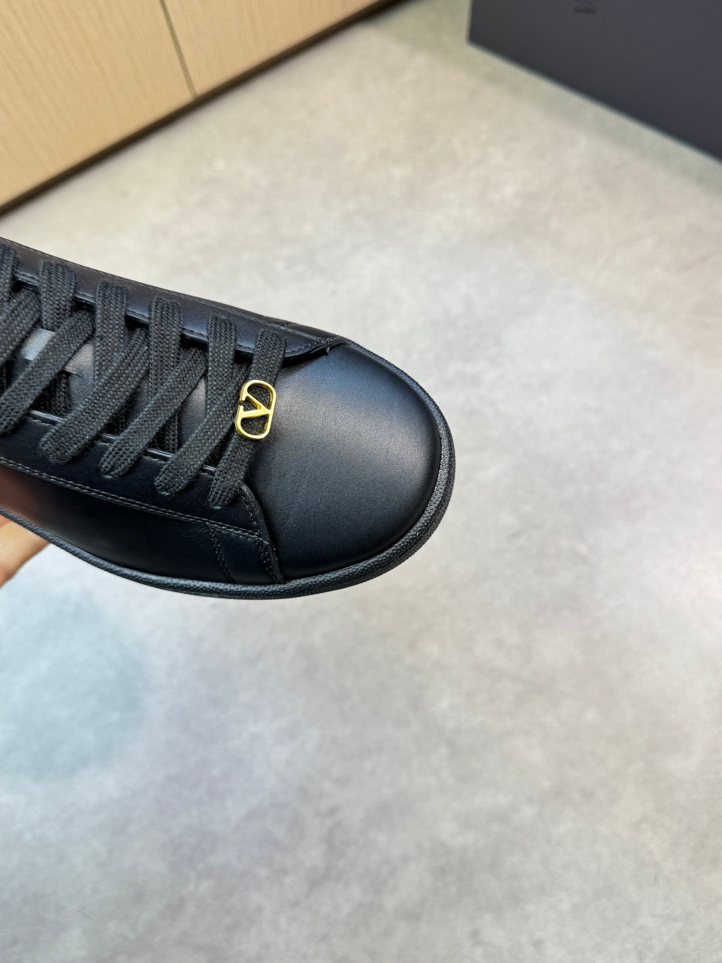 LuxluxHouse Best Quality Shoes Valentino