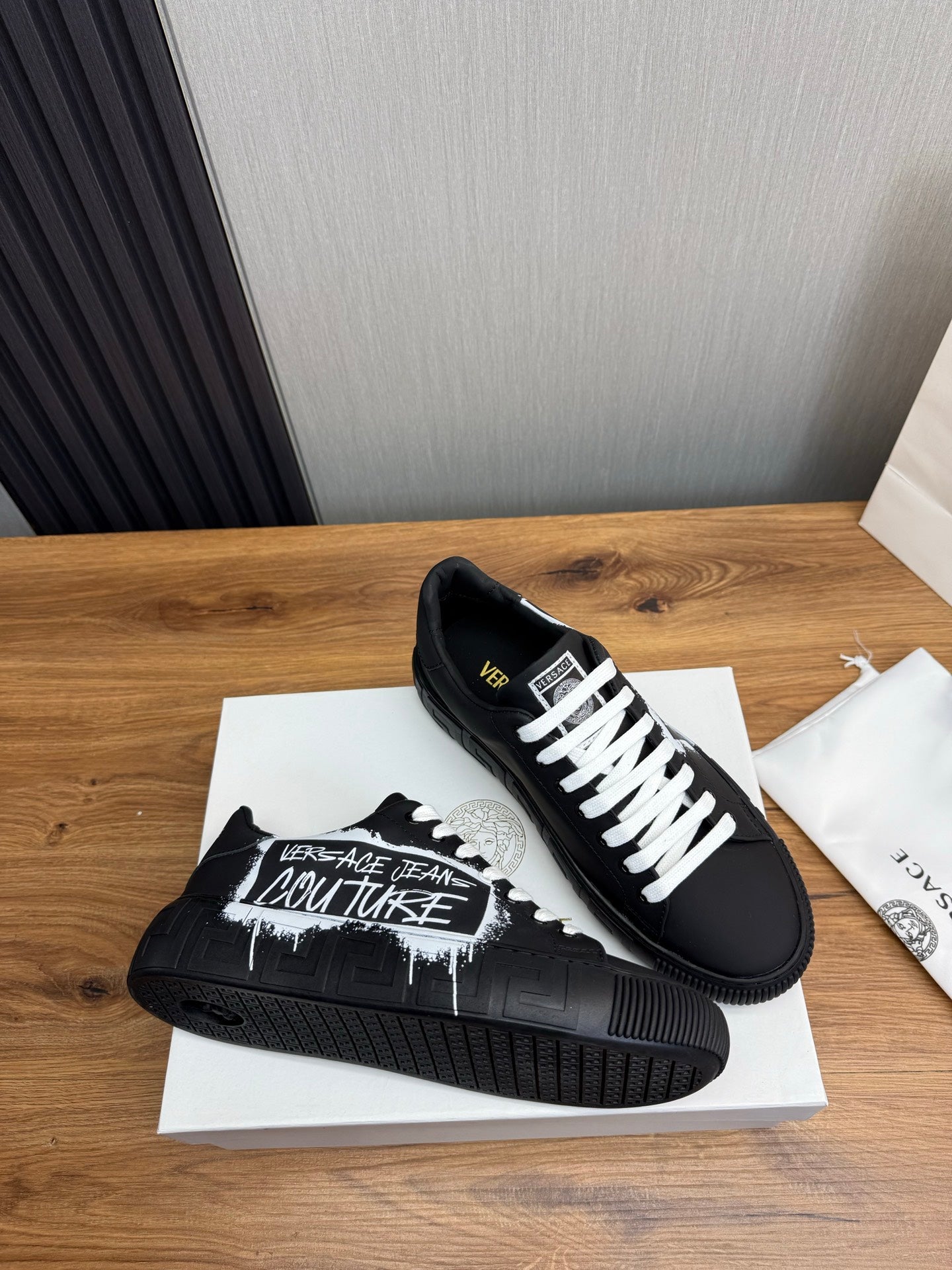 LuxluxHouse Best Quality Shoes Versace