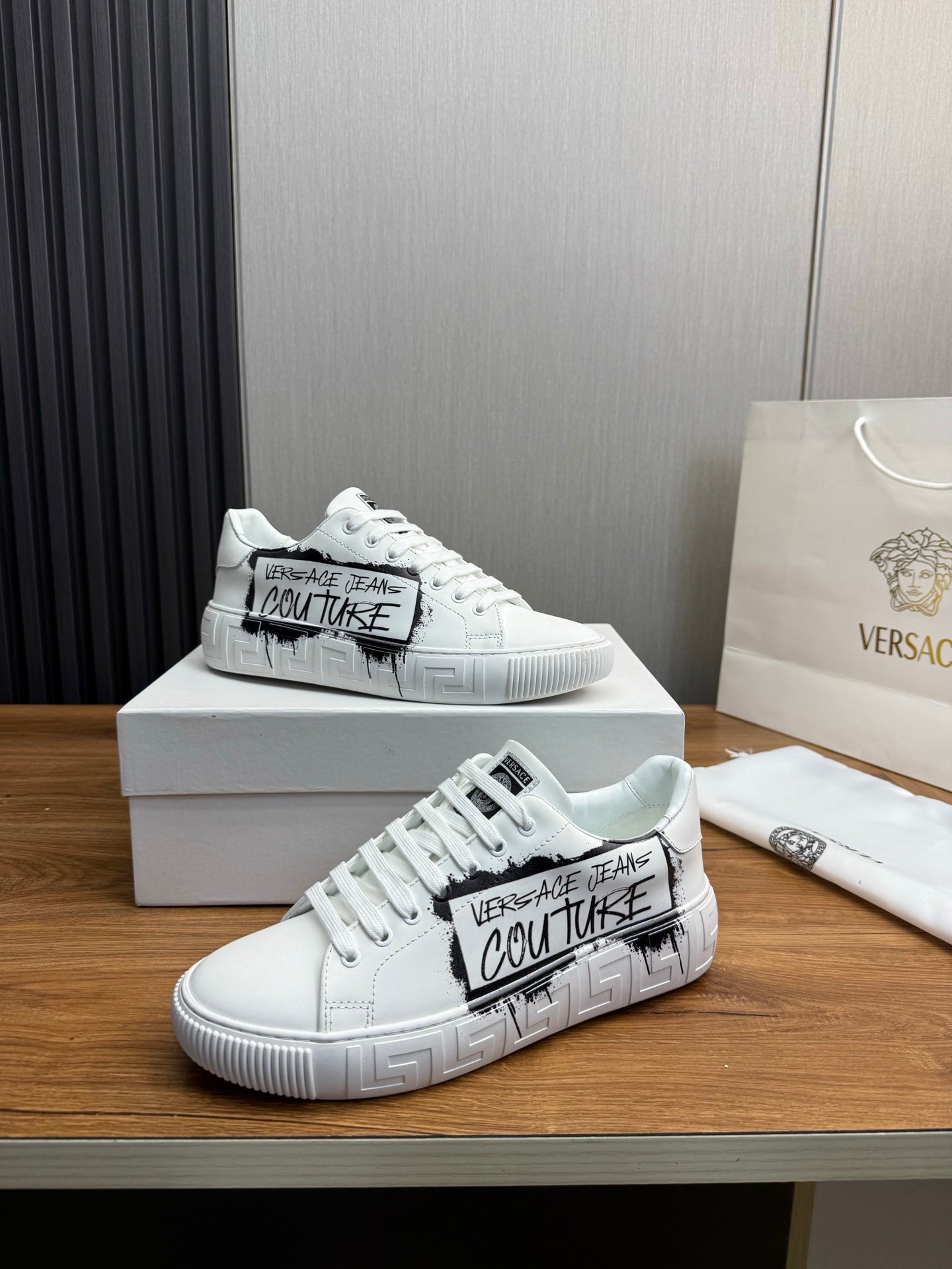 LuxluxHouse Best Quality Shoes Versace
