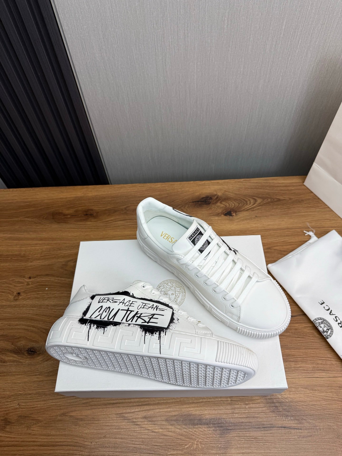 LuxluxHouse Best Quality Shoes Versace