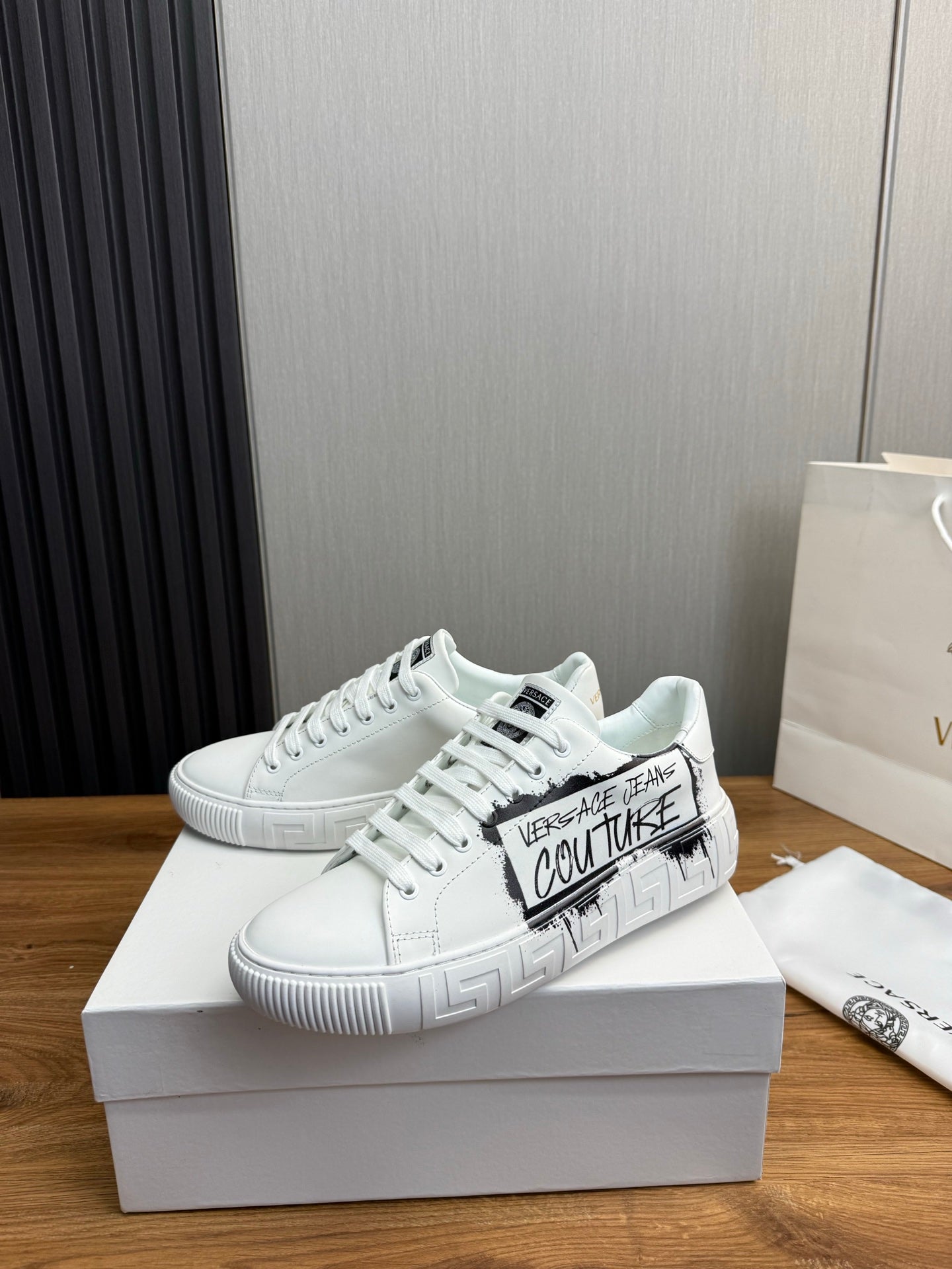 LuxluxHouse Best Quality Shoes Versace