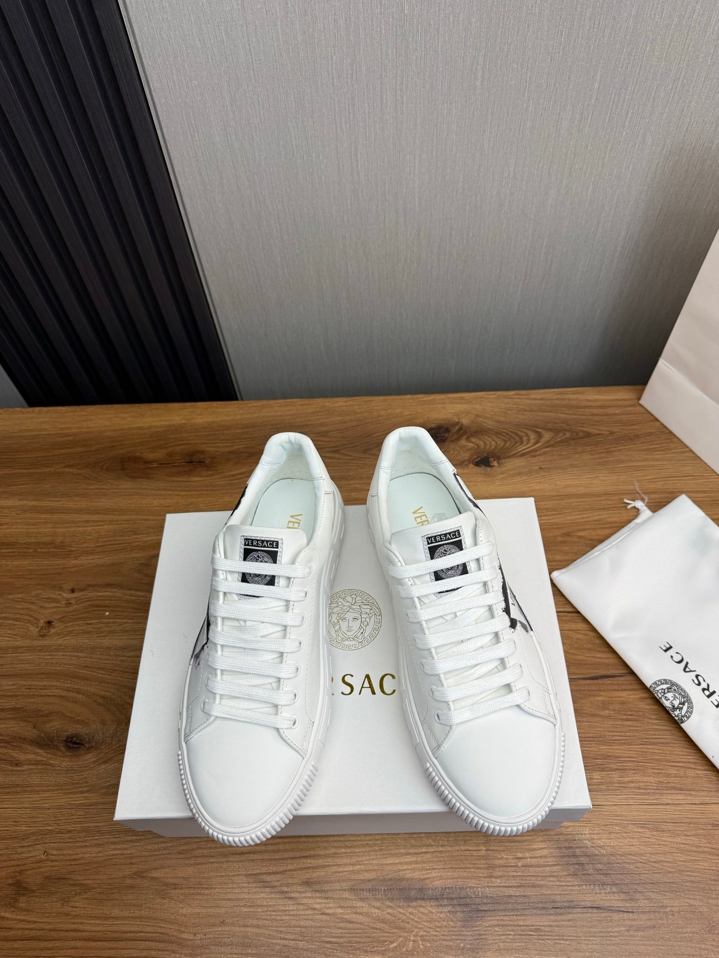 LuxluxHouse Best Quality Shoes Versace