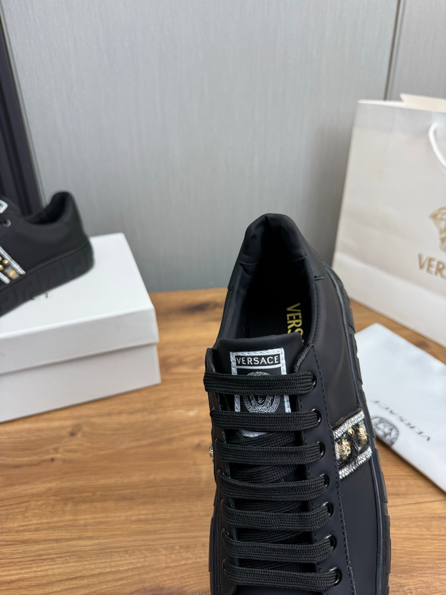 LuxluxHouse Best Quality Shoes Versace