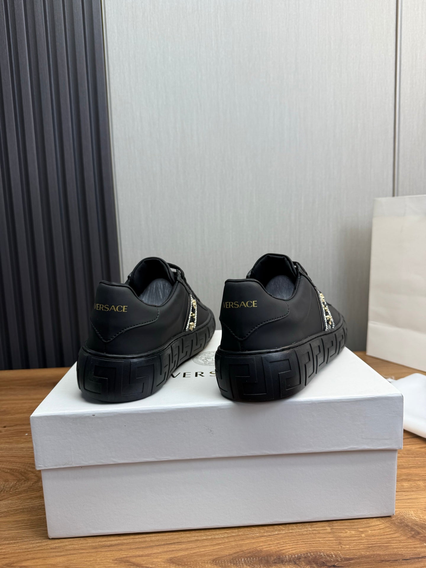 LuxluxHouse Best Quality Shoes Versace