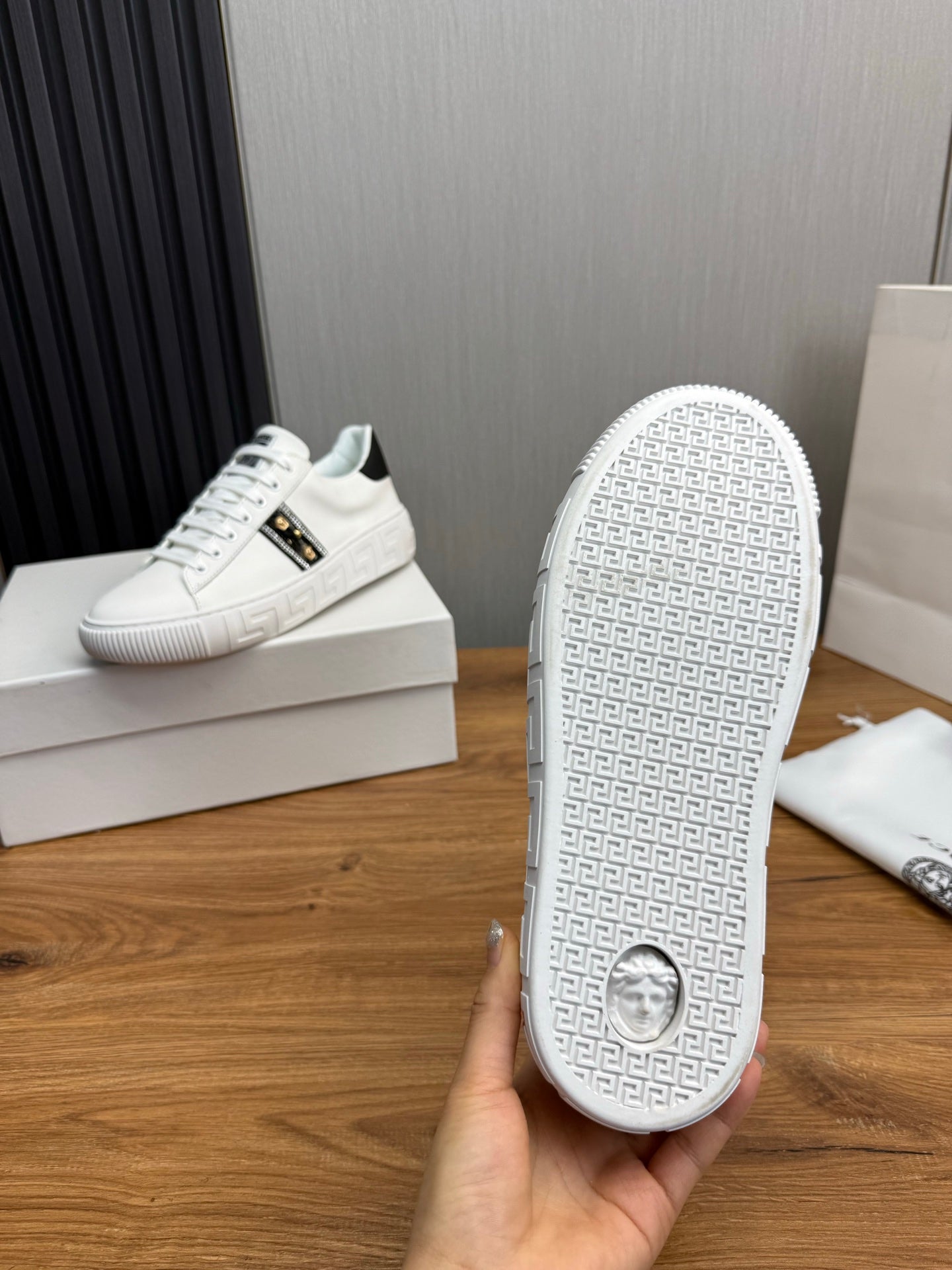 LuxluxHouse Best Quality Shoes Versace