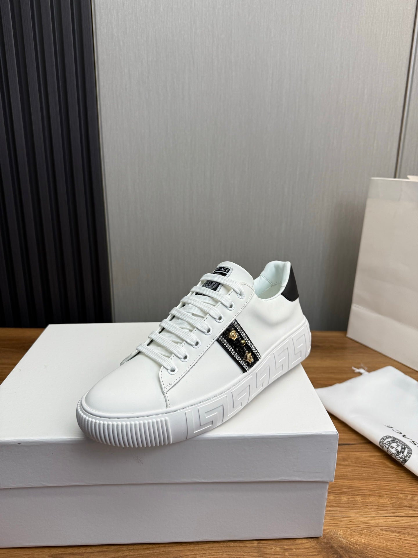 LuxluxHouse Best Quality Shoes Versace