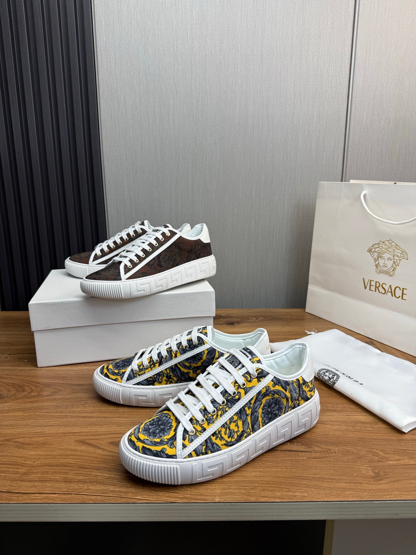 LuxluxHouse Best Quality Shoes Versace