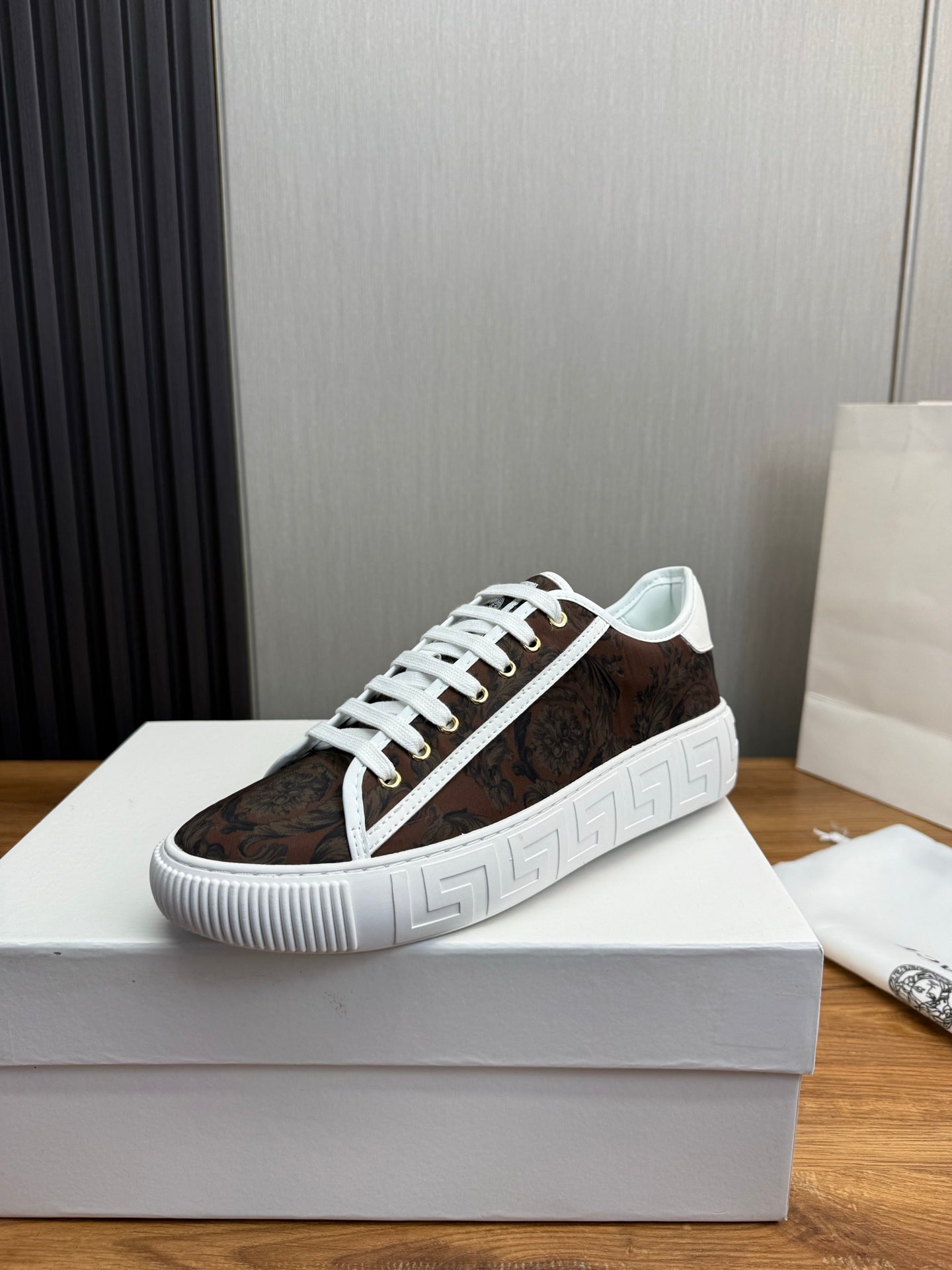 LuxluxHouse Best Quality Shoes Versace