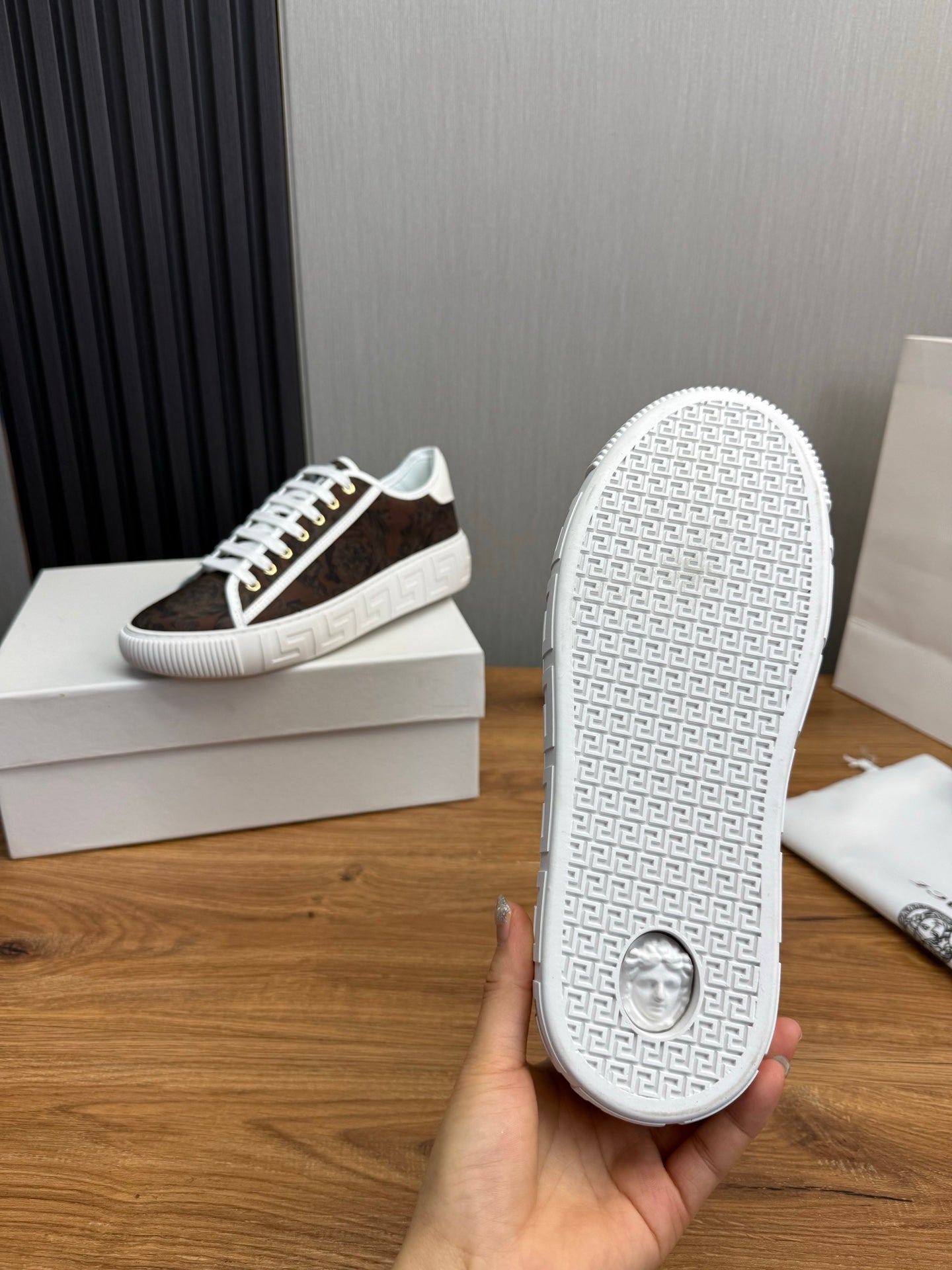 LuxluxHouse Best Quality Shoes Versace