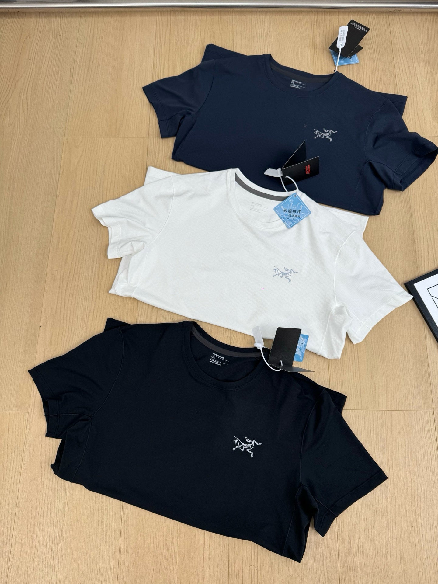 LuxluxHouse Best Quality Clothes T-shirt Arcteryx
