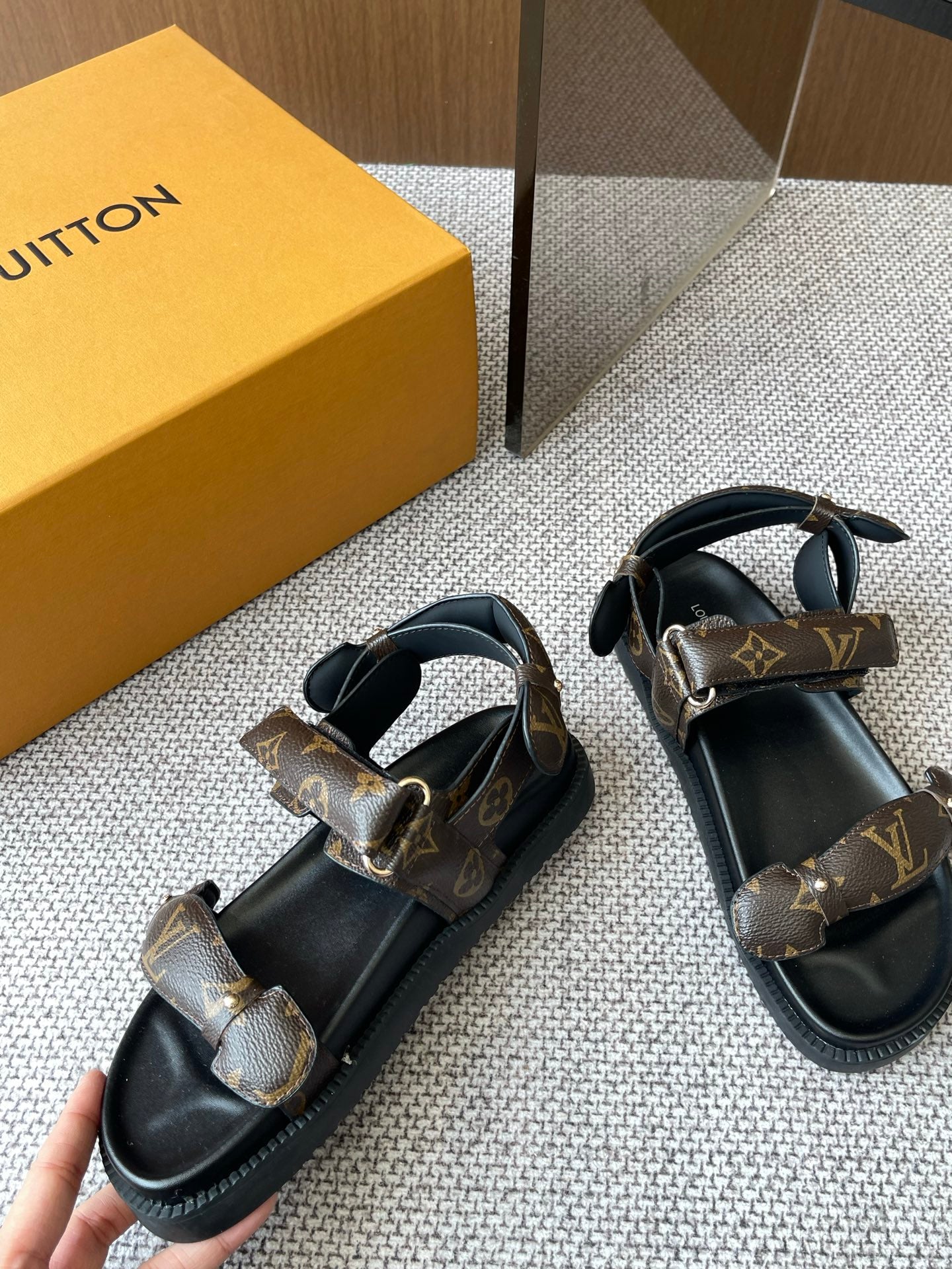 LuxluxHouse Best Quality Women Shoes Louis Vuitton