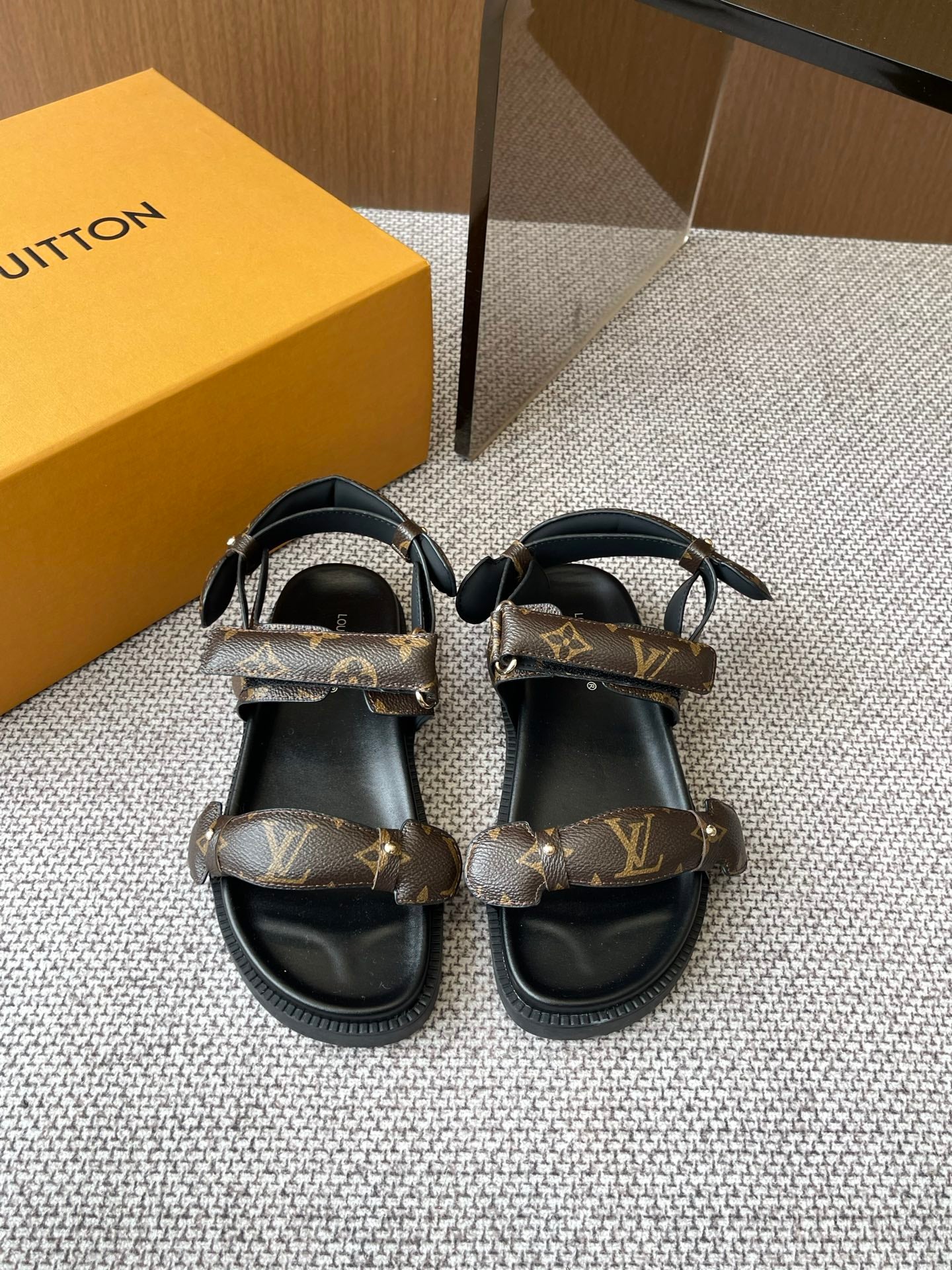 LuxluxHouse Best Quality Women Shoes Louis Vuitton