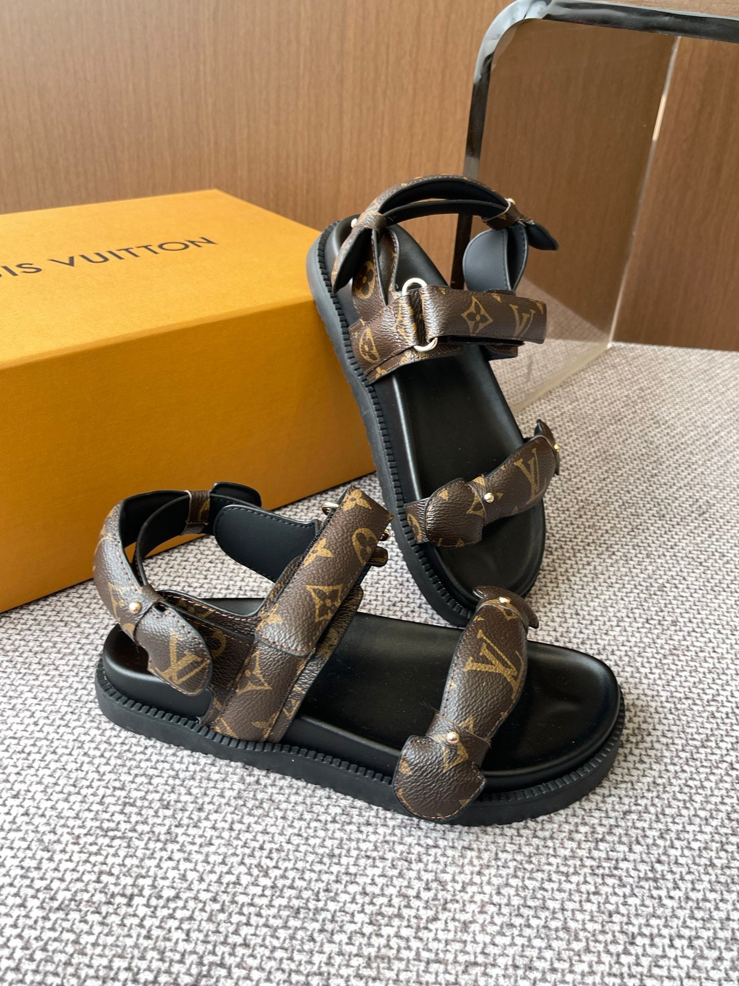 LuxluxHouse Best Quality Women Shoes Louis Vuitton