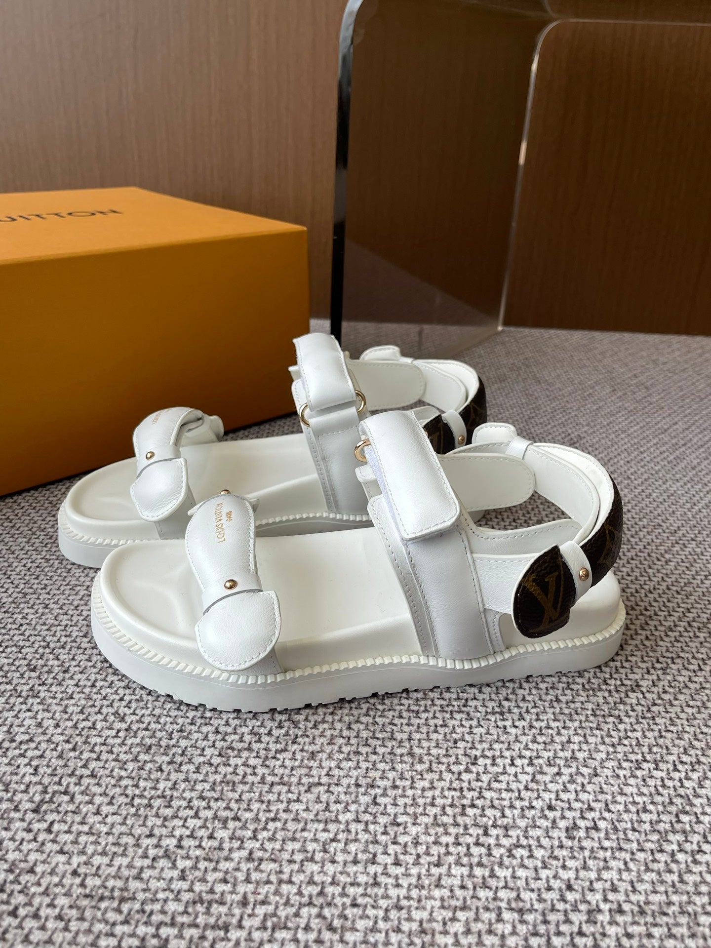LuxluxHouse Best Quality Women Shoes Louis Vuitton