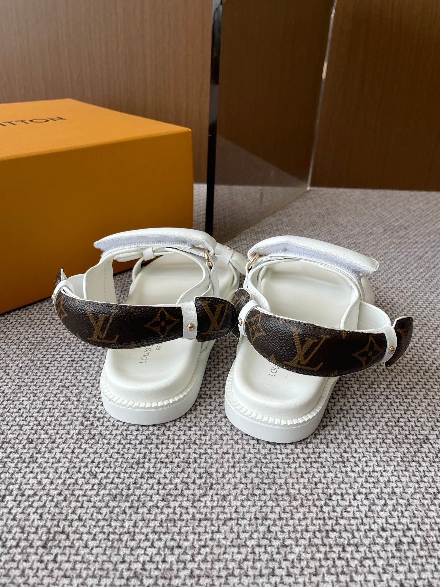 LuxluxHouse Best Quality Women Shoes Louis Vuitton