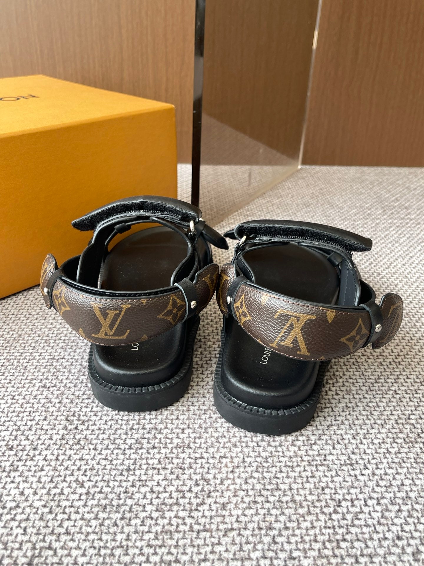 LuxluxHouse Best Quality Women Shoes Louis Vuitton