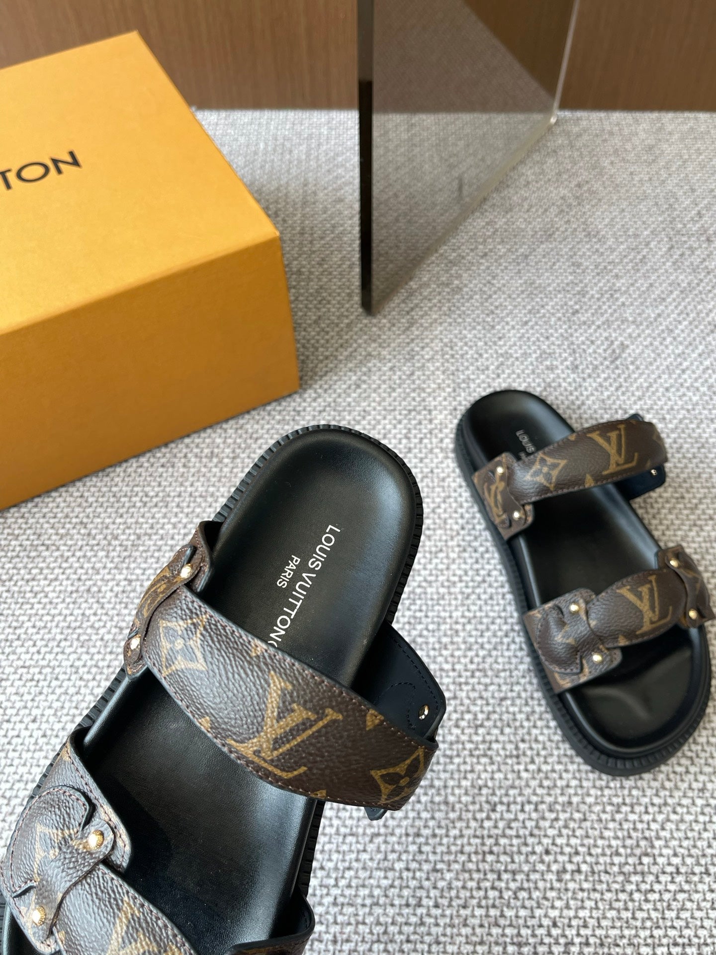 LuxluxHouse Best Quality Women Shoes Louis Vuitton