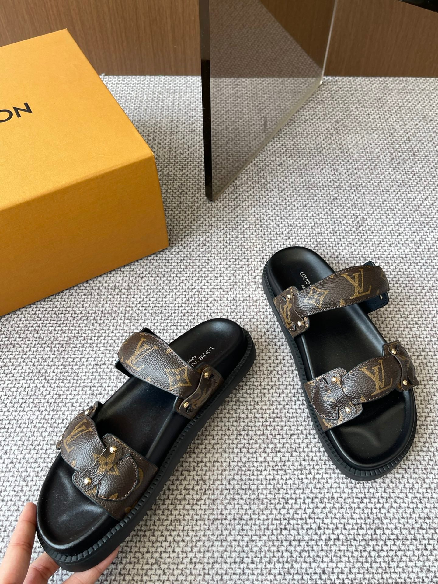 LuxluxHouse Best Quality Women Shoes Louis Vuitton