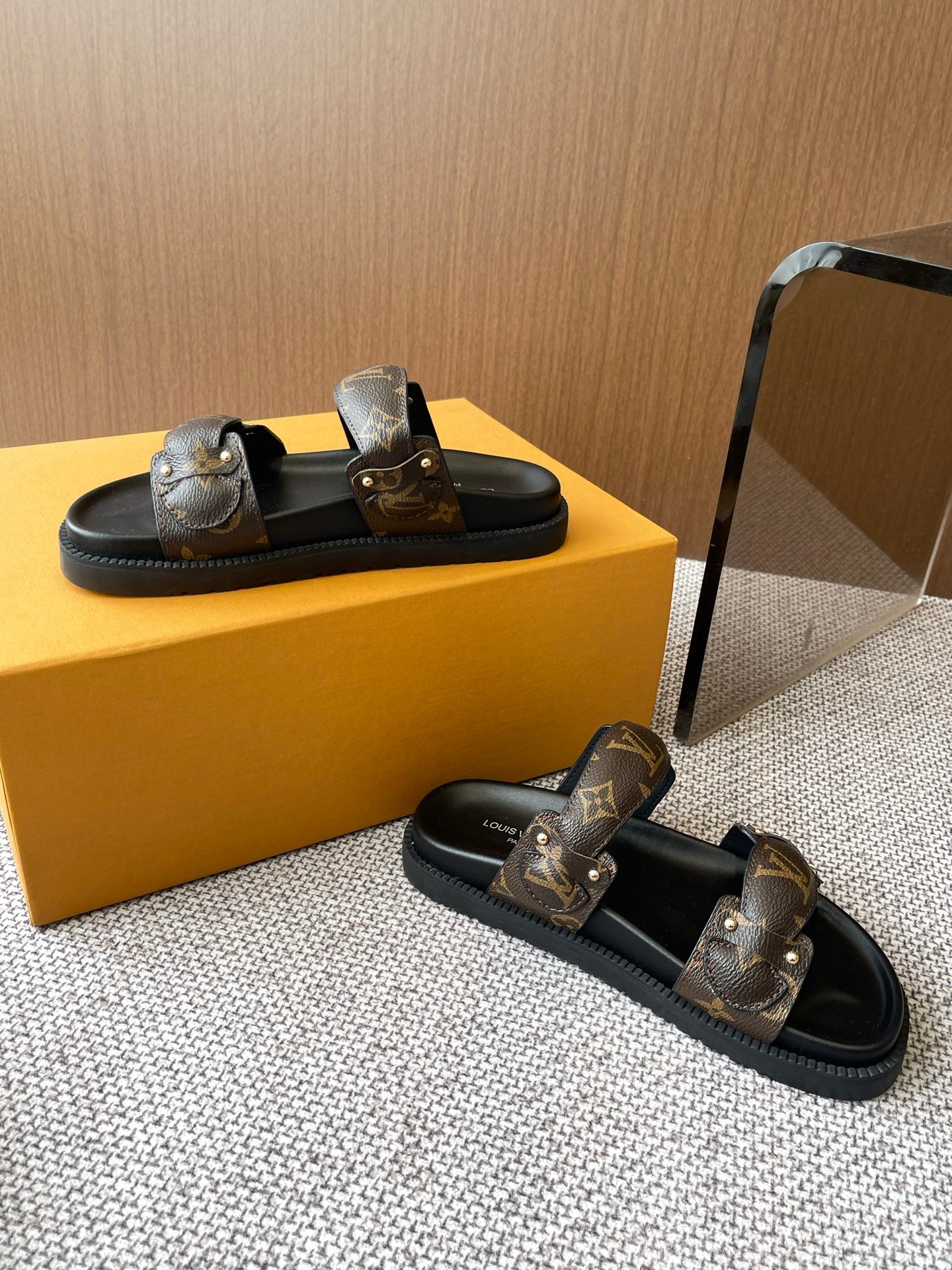 LuxluxHouse Best Quality Women Shoes Louis Vuitton