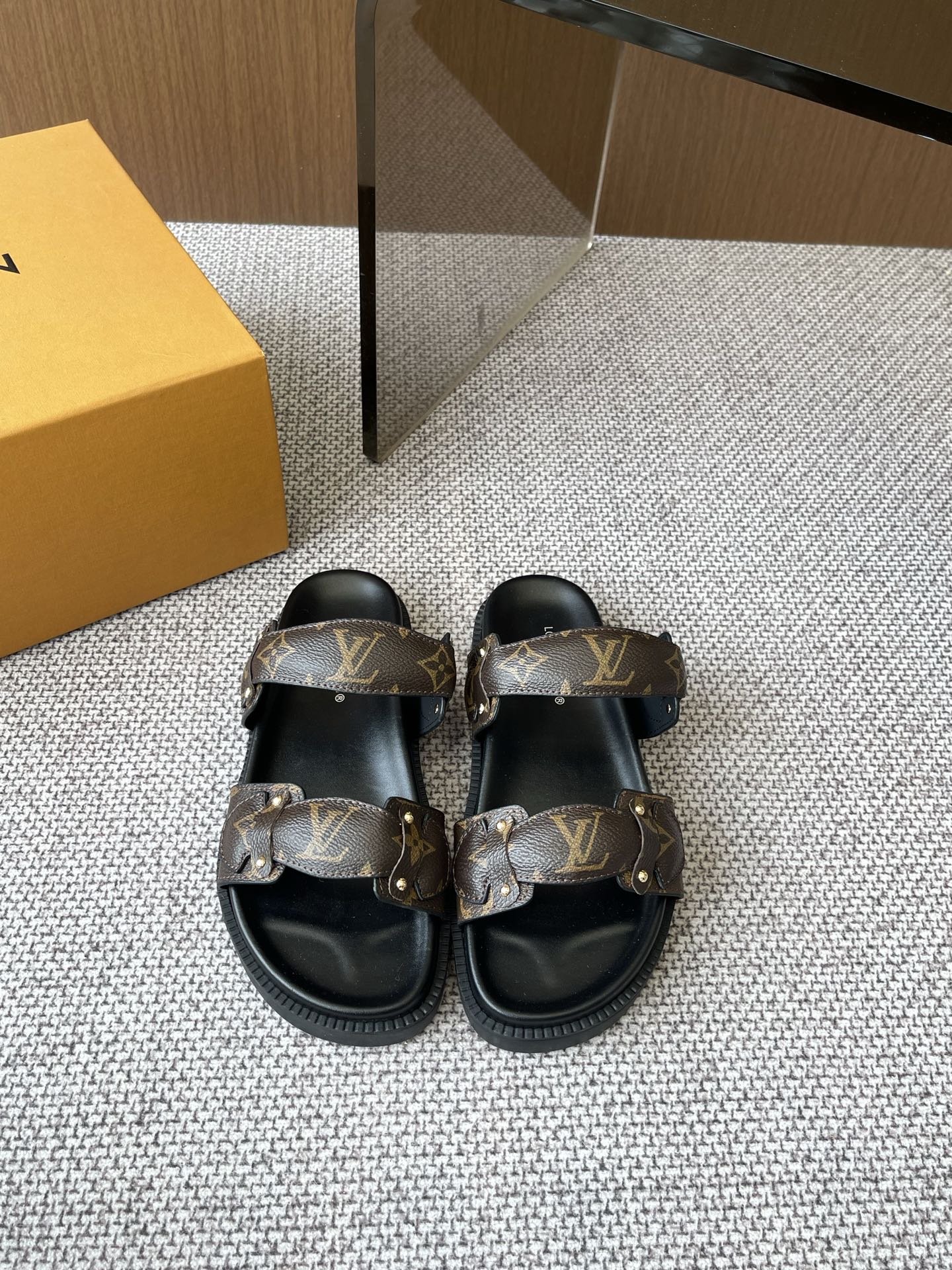 LuxluxHouse Best Quality Women Shoes Louis Vuitton