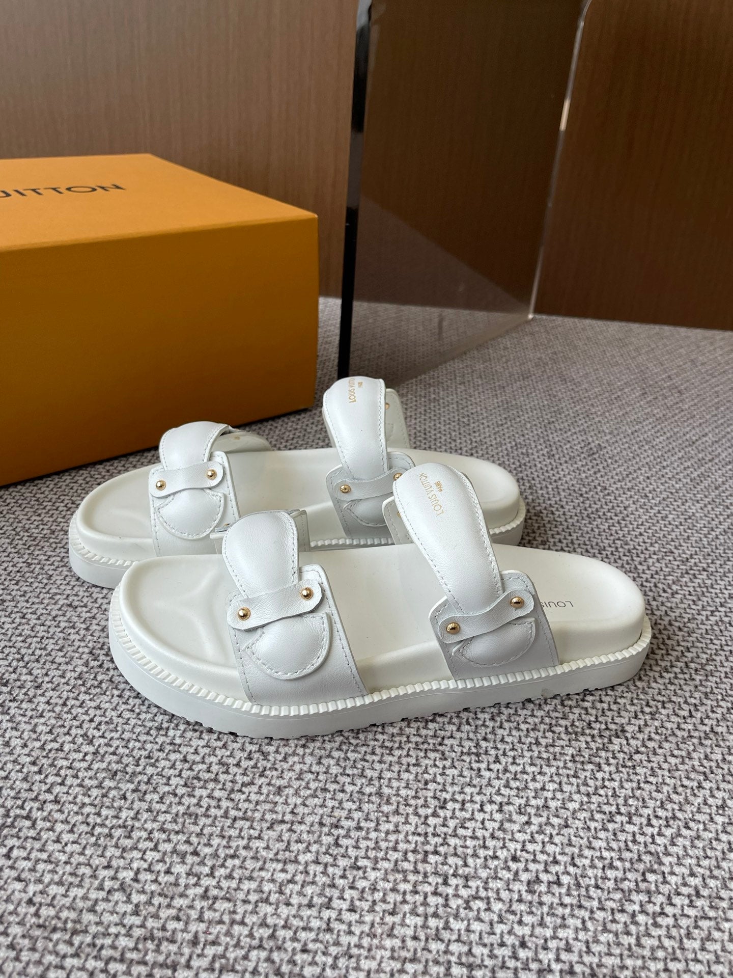 LuxluxHouse Best Quality Women Shoes Louis Vuitton