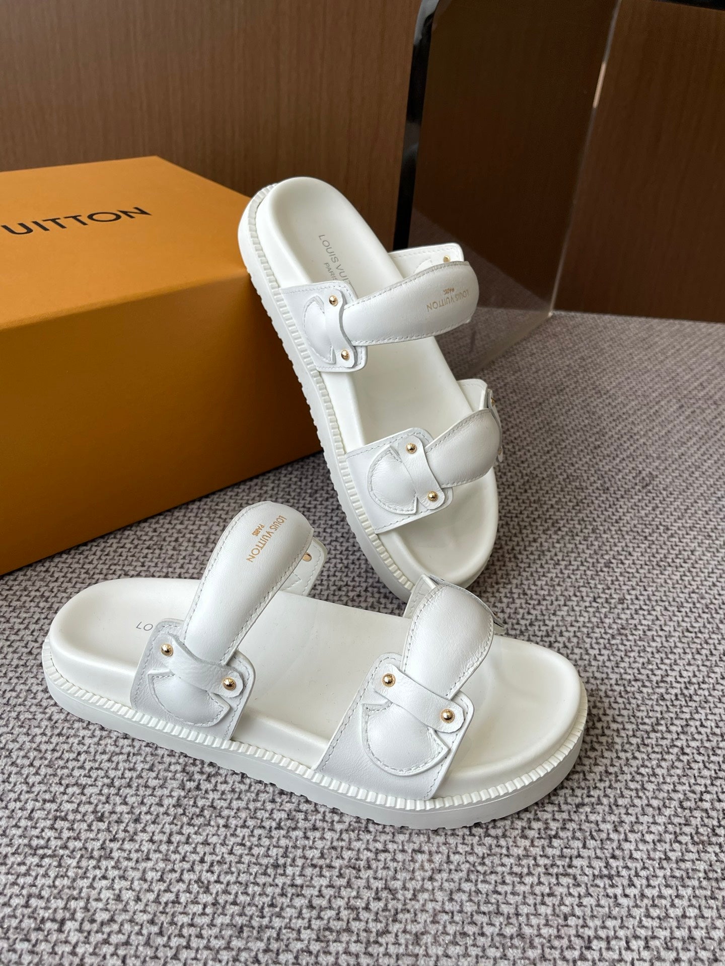 LuxluxHouse Best Quality Women Shoes Louis Vuitton