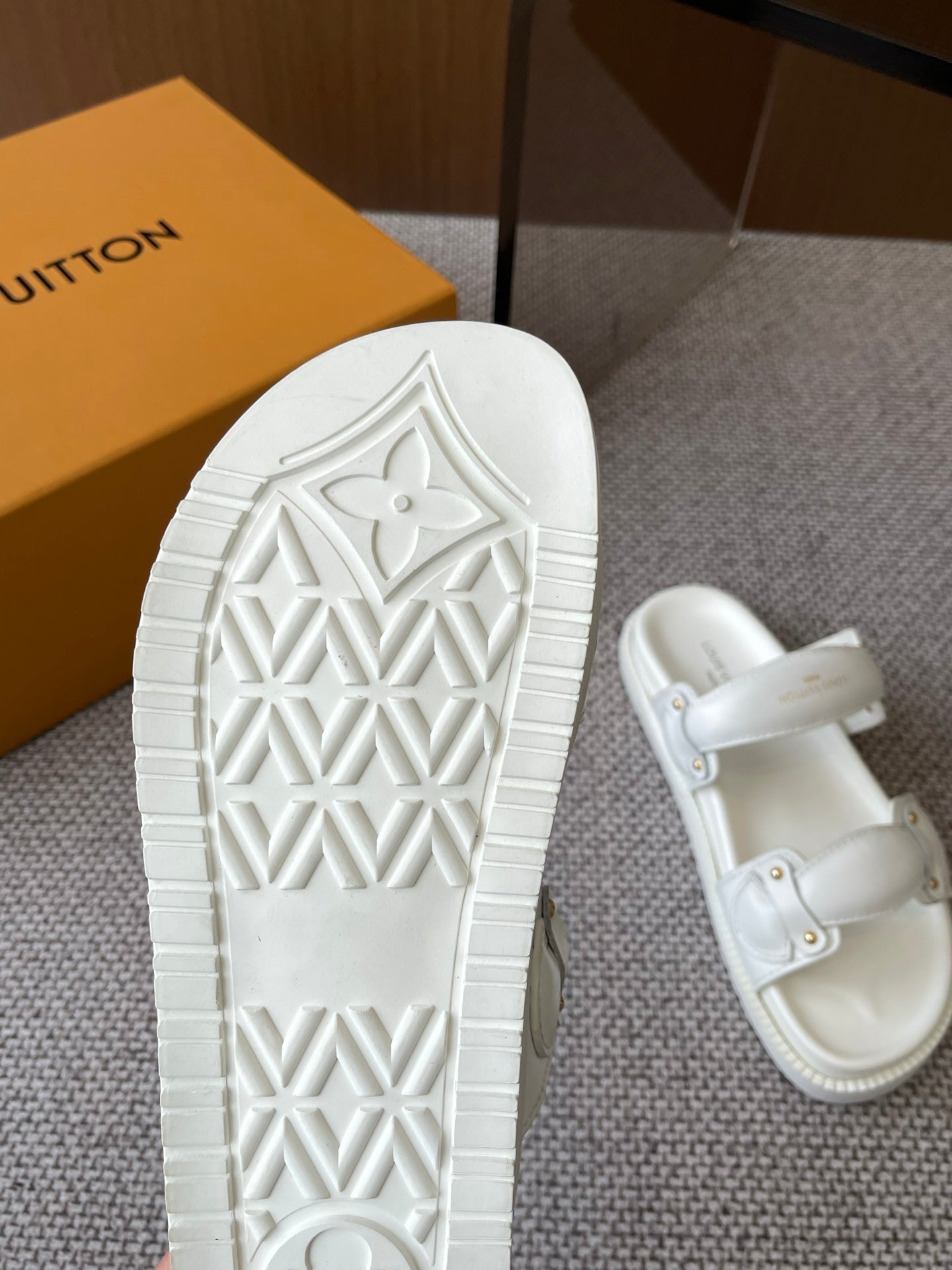 LuxluxHouse Best Quality Women Shoes Louis Vuitton