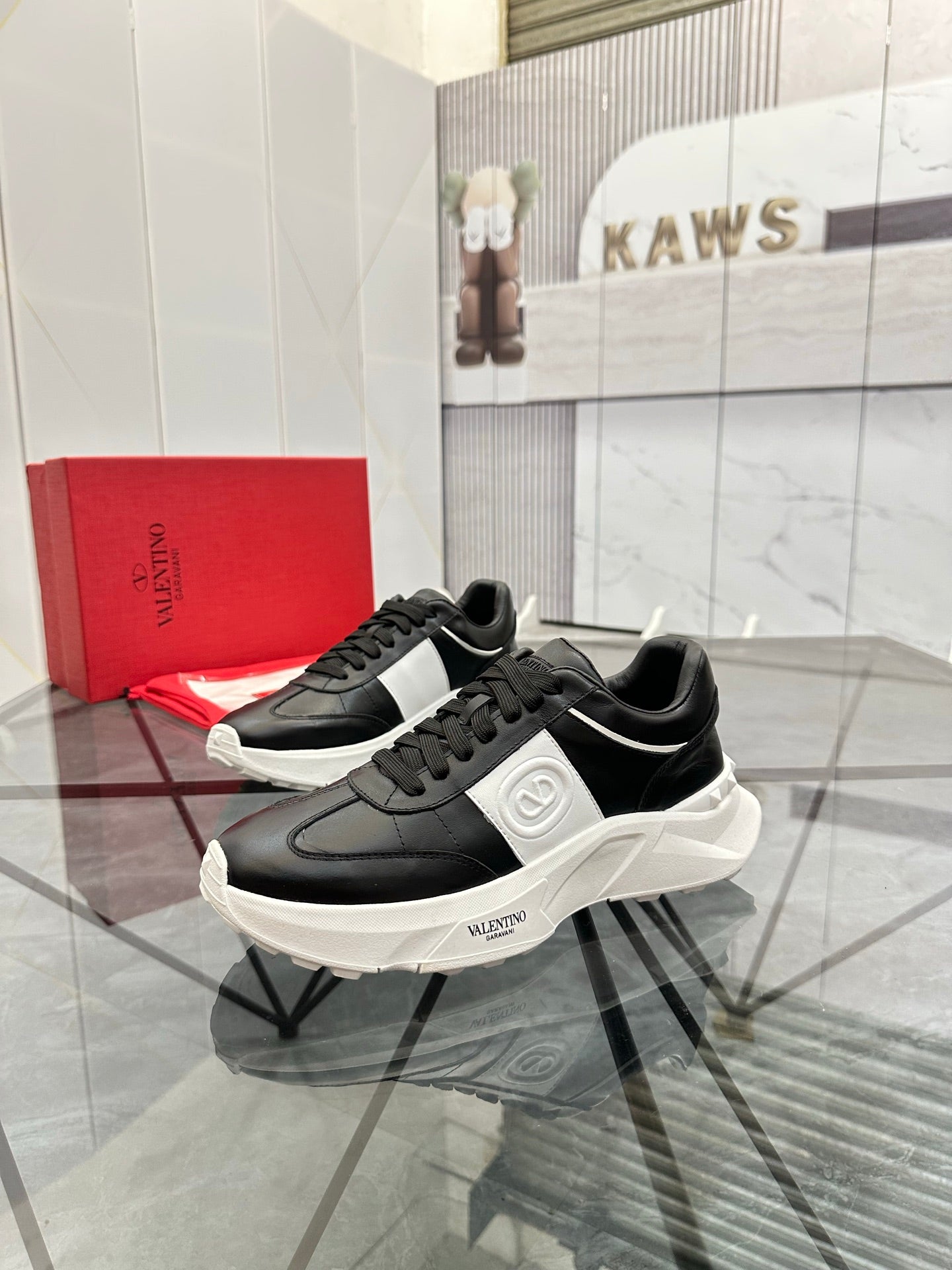 LuxluxHouse Best Quality Shoes Valentino
