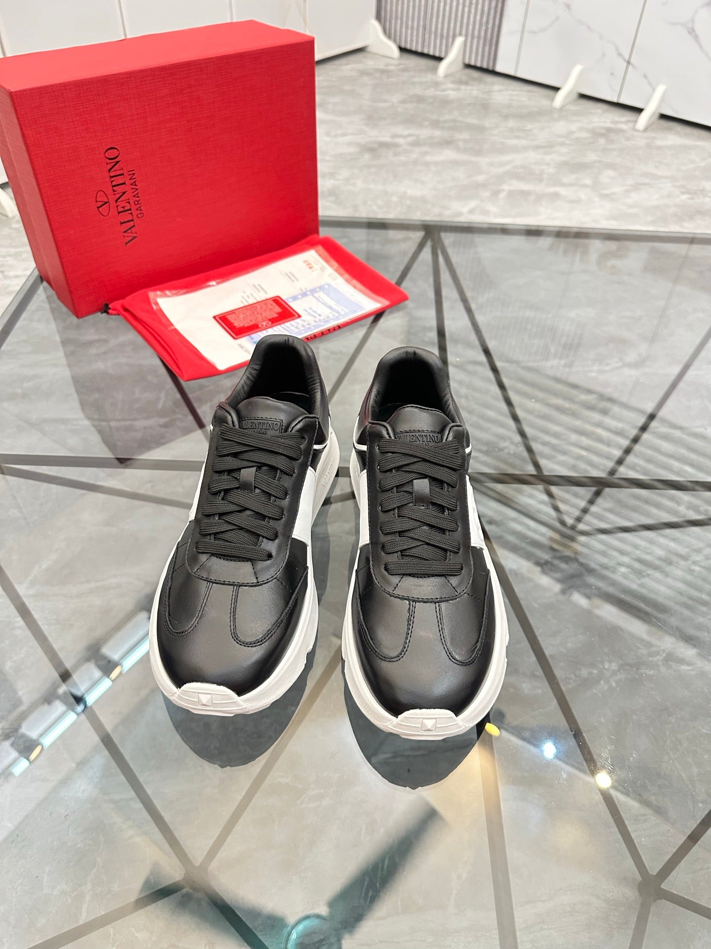 LuxluxHouse Best Quality Shoes Valentino