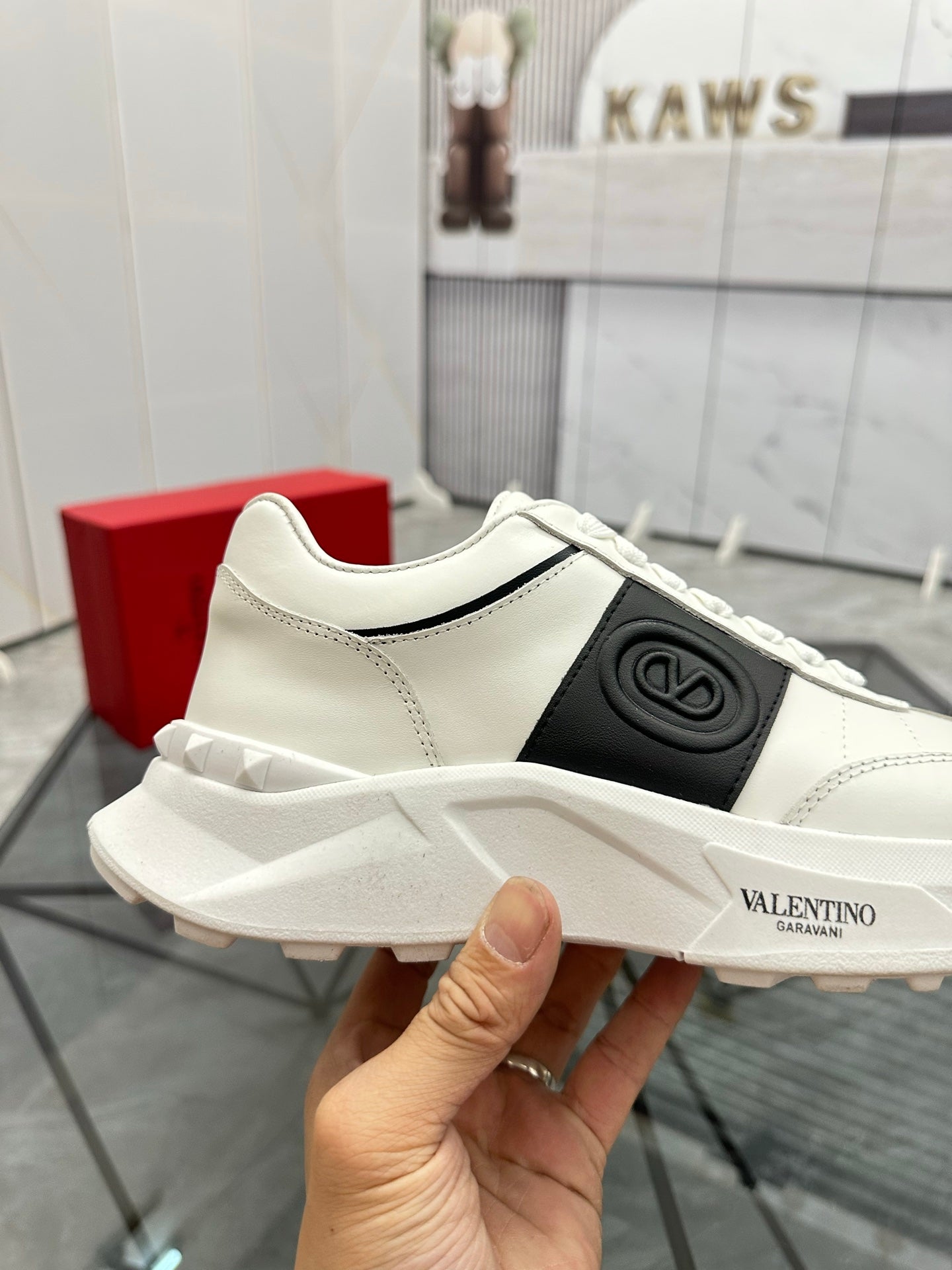 LuxluxHouse Best Quality Shoes Valentino