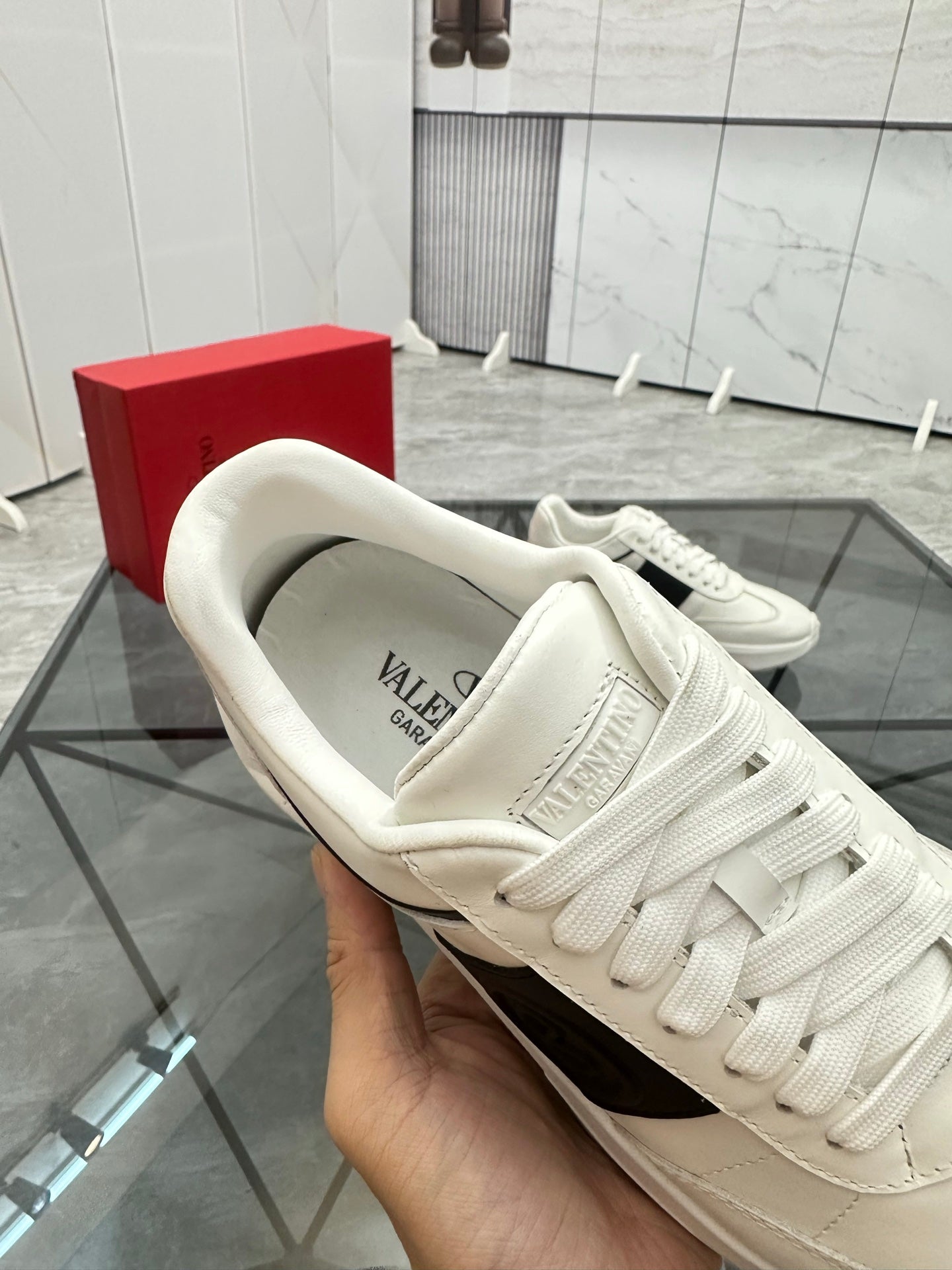 LuxluxHouse Best Quality Shoes Valentino