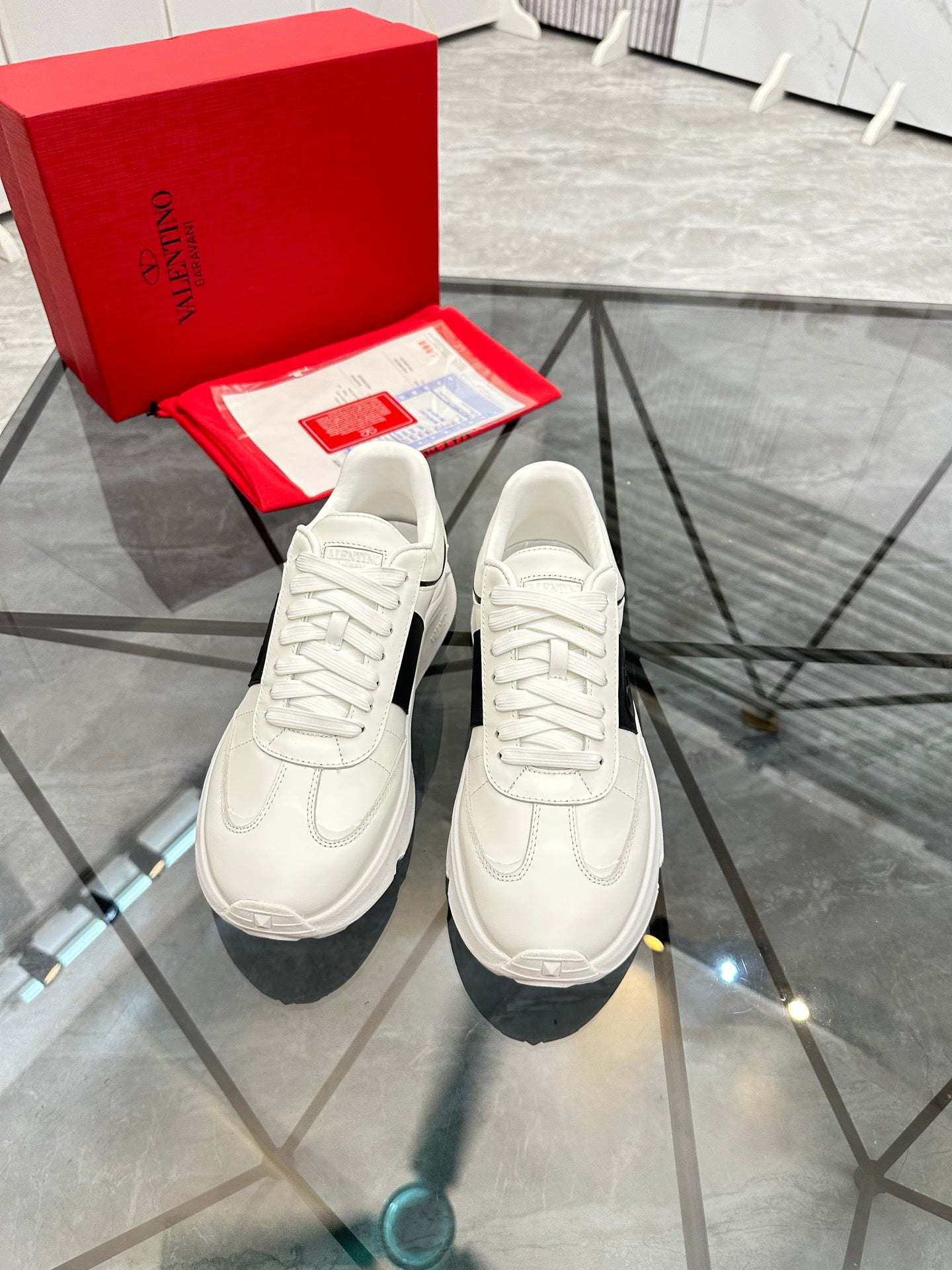 LuxluxHouse Best Quality Shoes Valentino