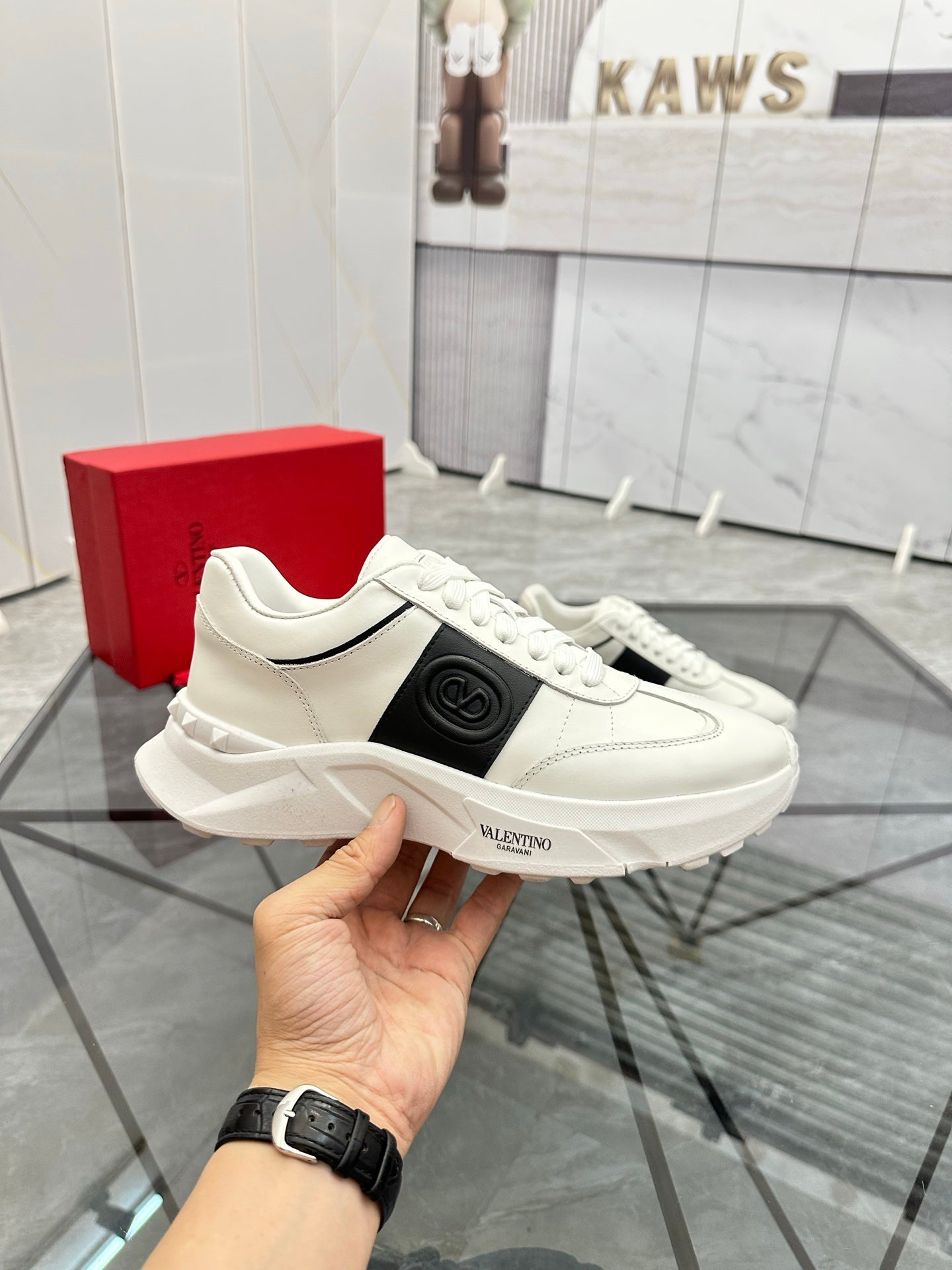 LuxluxHouse Best Quality Shoes Valentino
