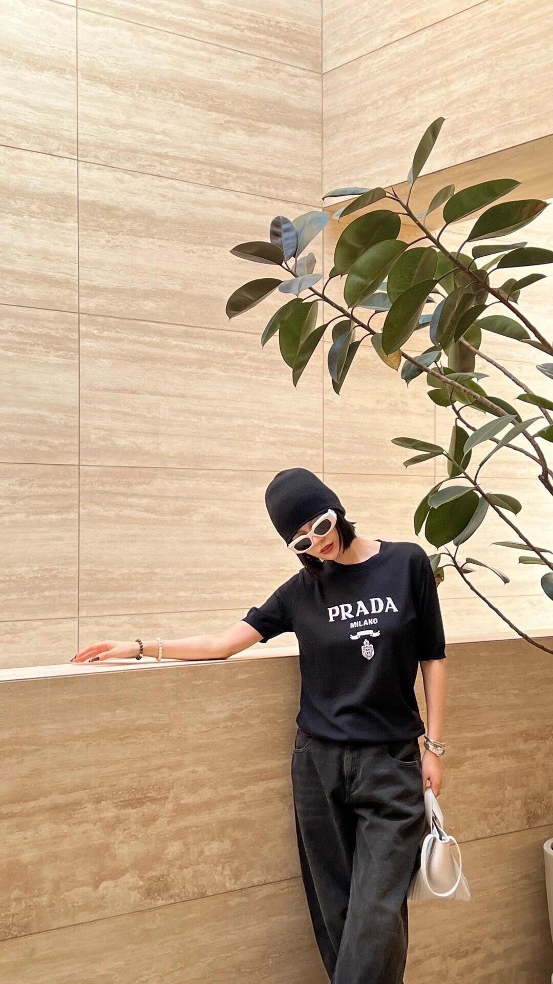 LuxluxHouse Best Quality Clothes T-shirt Prada