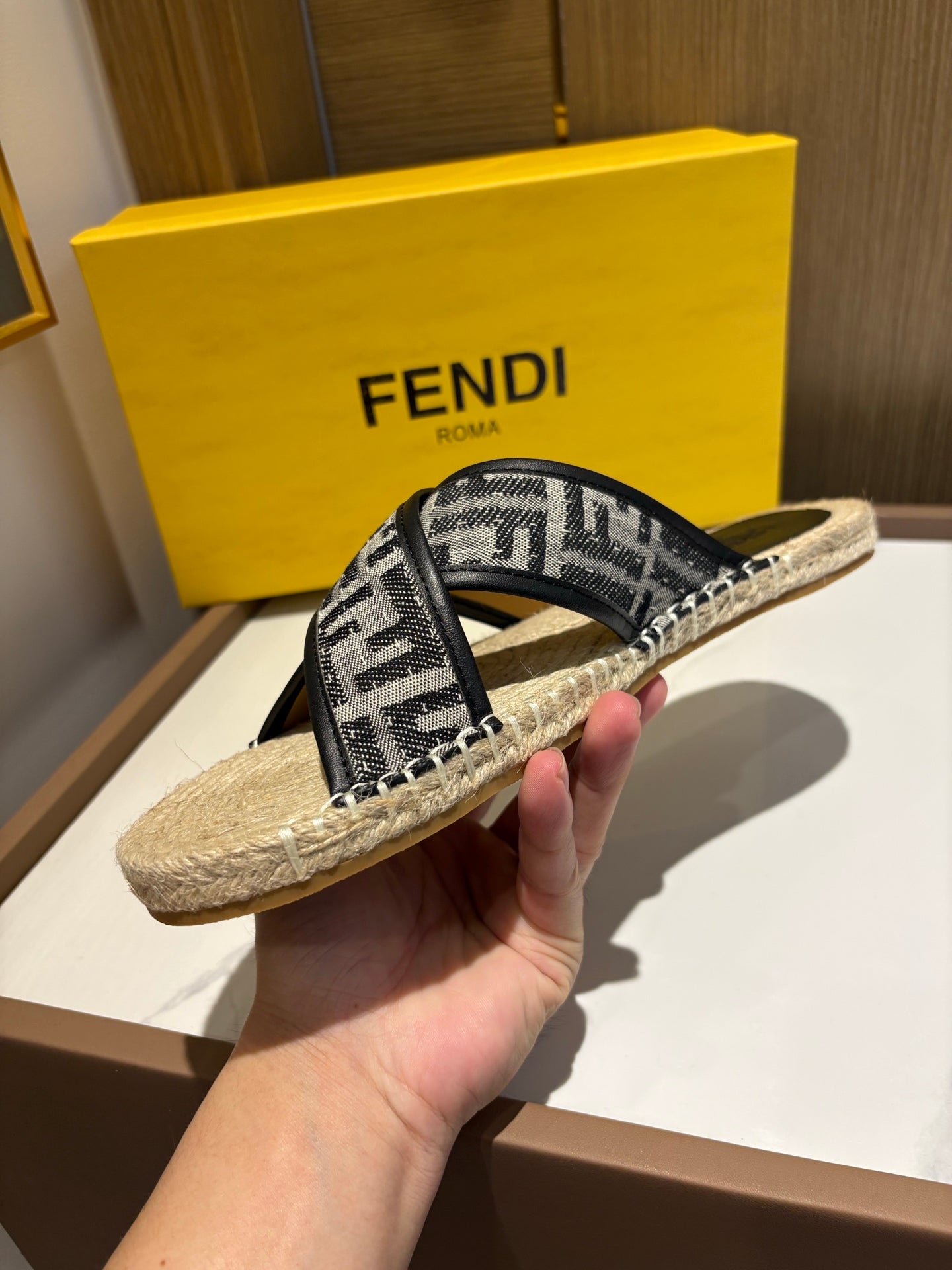 LuxluxHouse Best Quality Sandals Fendi