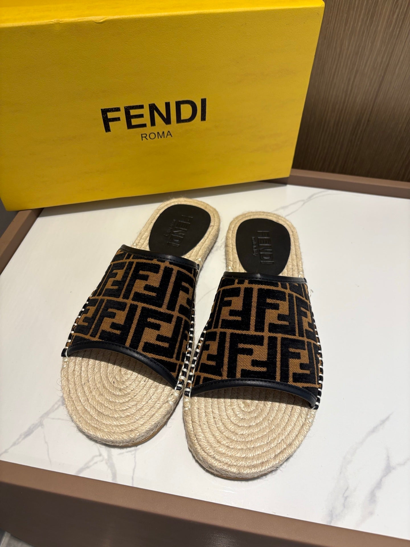 LuxluxHouse Best Quality Sandals Fendi
