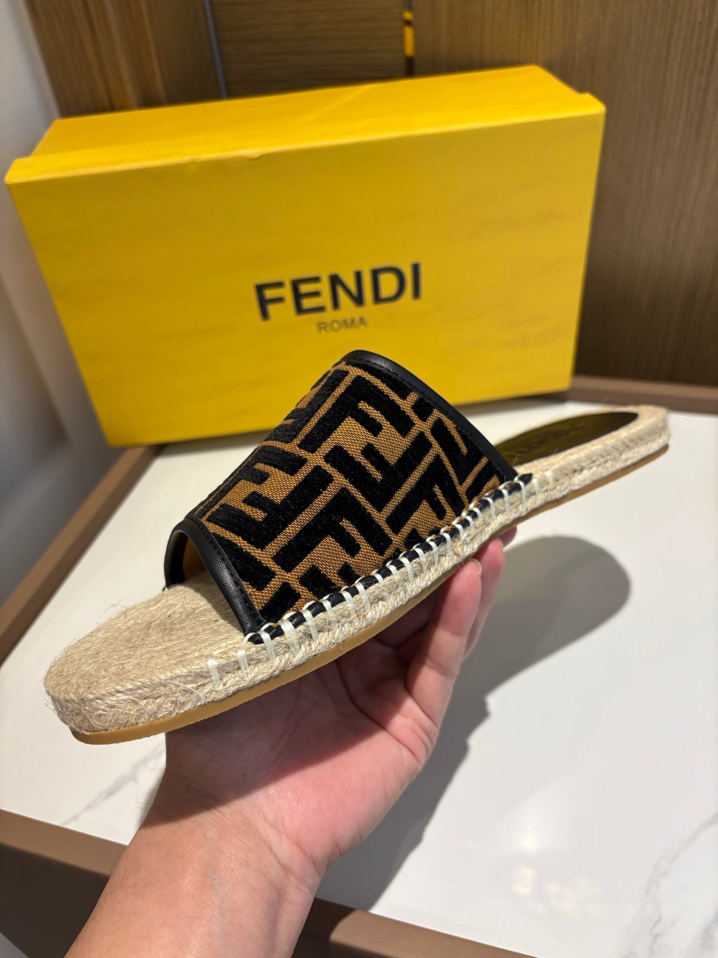 LuxluxHouse Best Quality Sandals Fendi