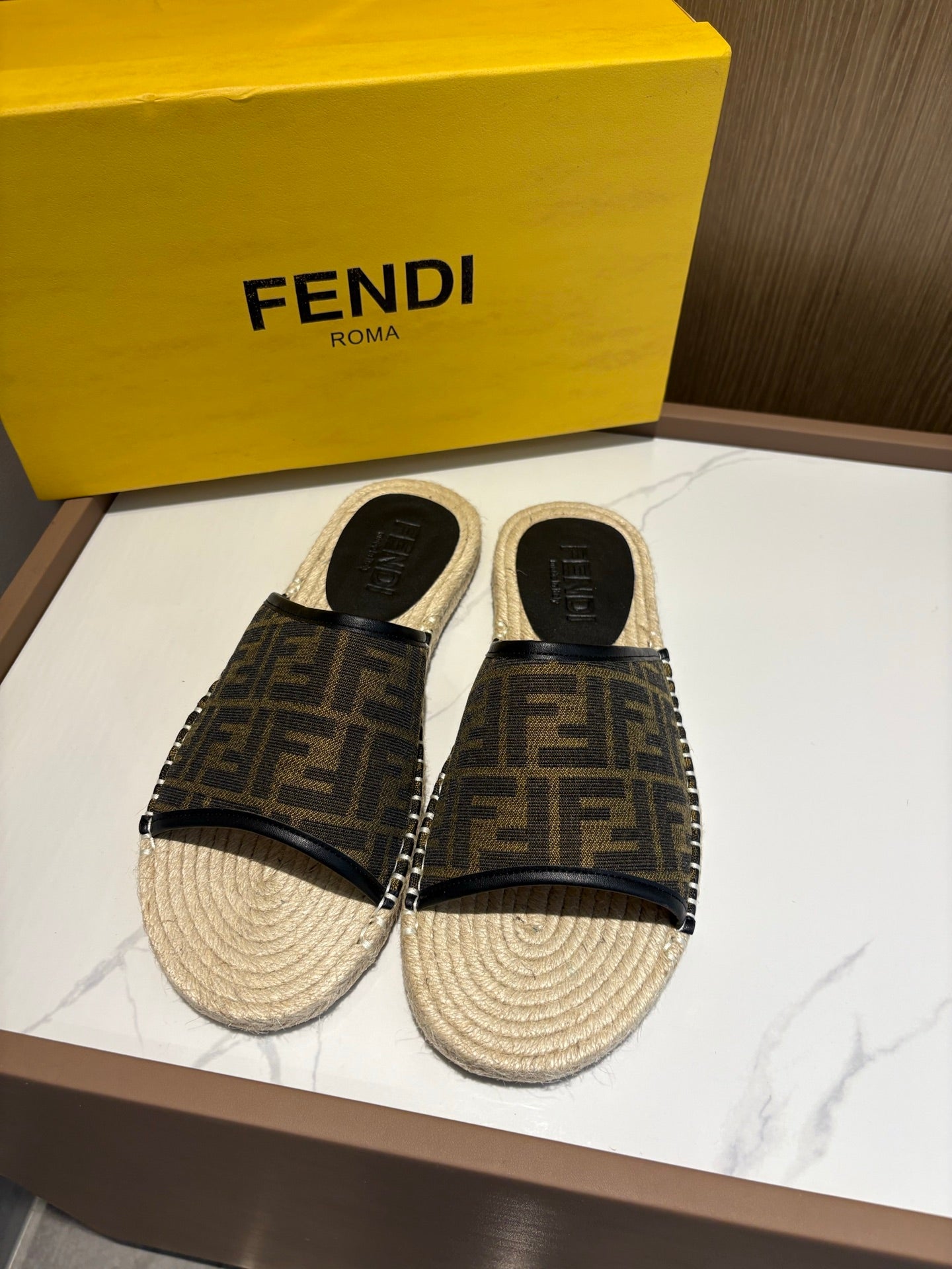 LuxluxHouse Best Quality Sandals Fendi