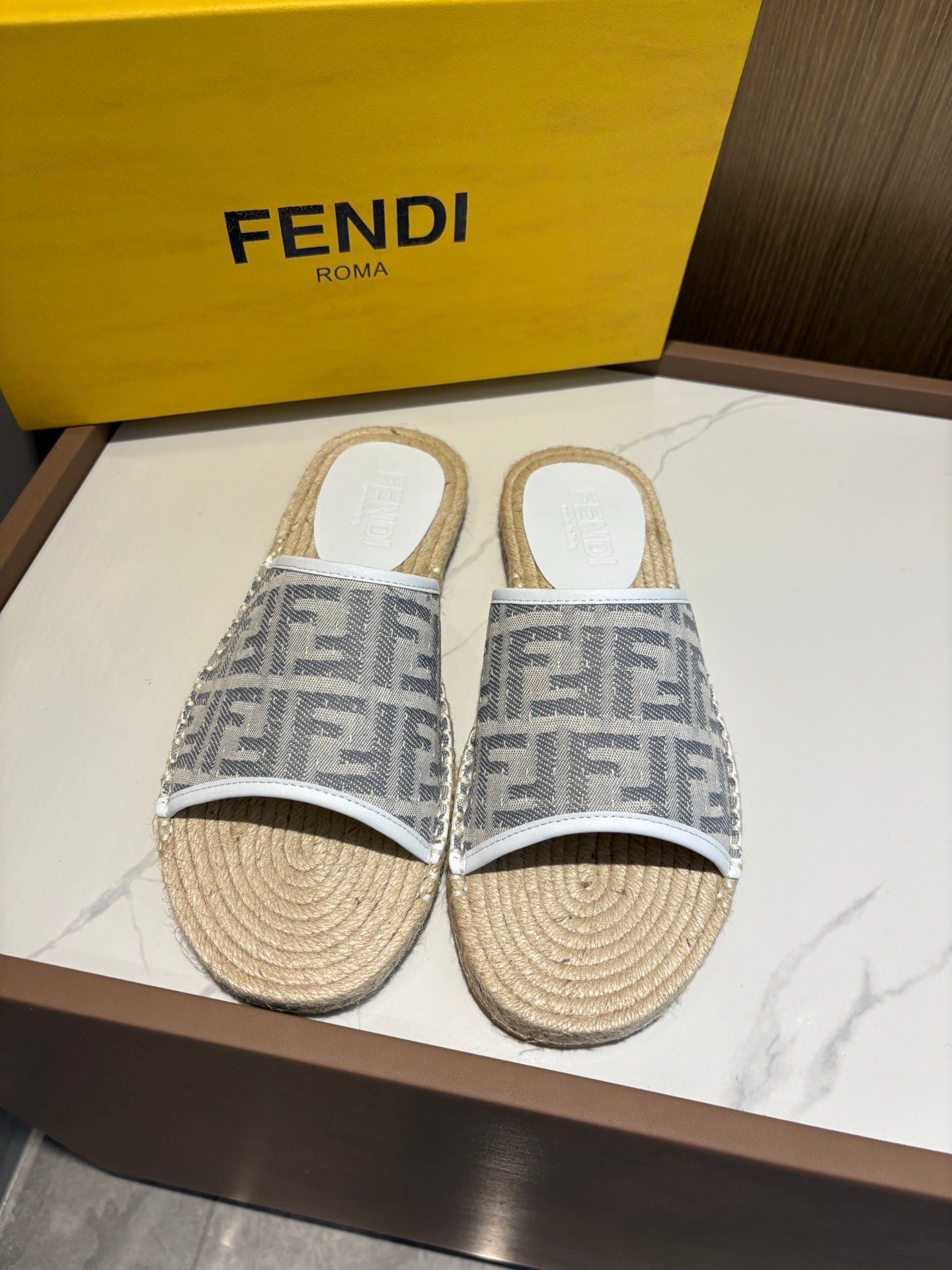 LuxluxHouse Best Quality Sandals Fendi
