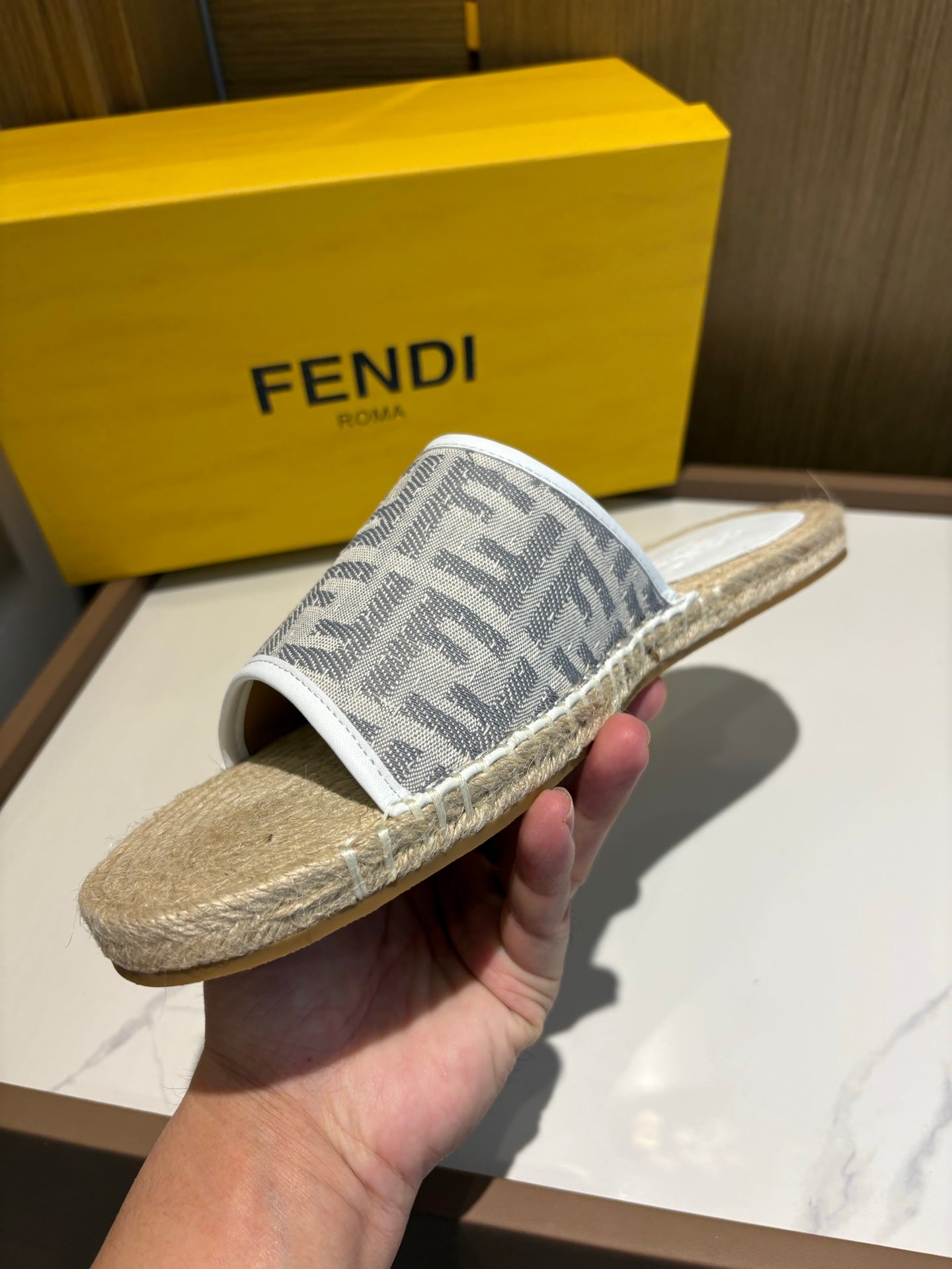 LuxluxHouse Best Quality Sandals Fendi