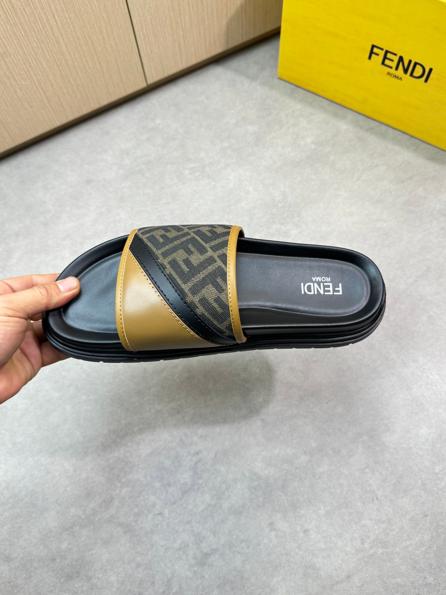 LuxluxHouse Best Quality Sandals Fendi