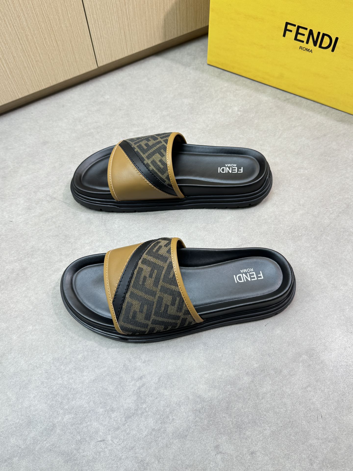 LuxluxHouse Best Quality Sandals Fendi