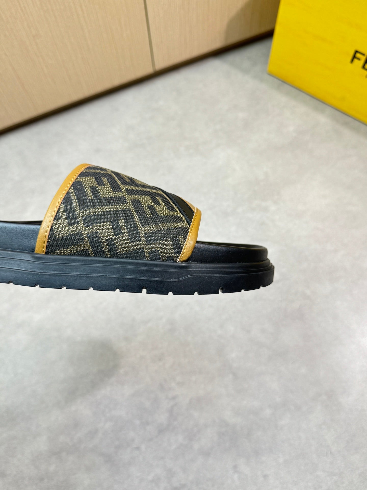 LuxluxHouse Best Quality Sandals Fendi