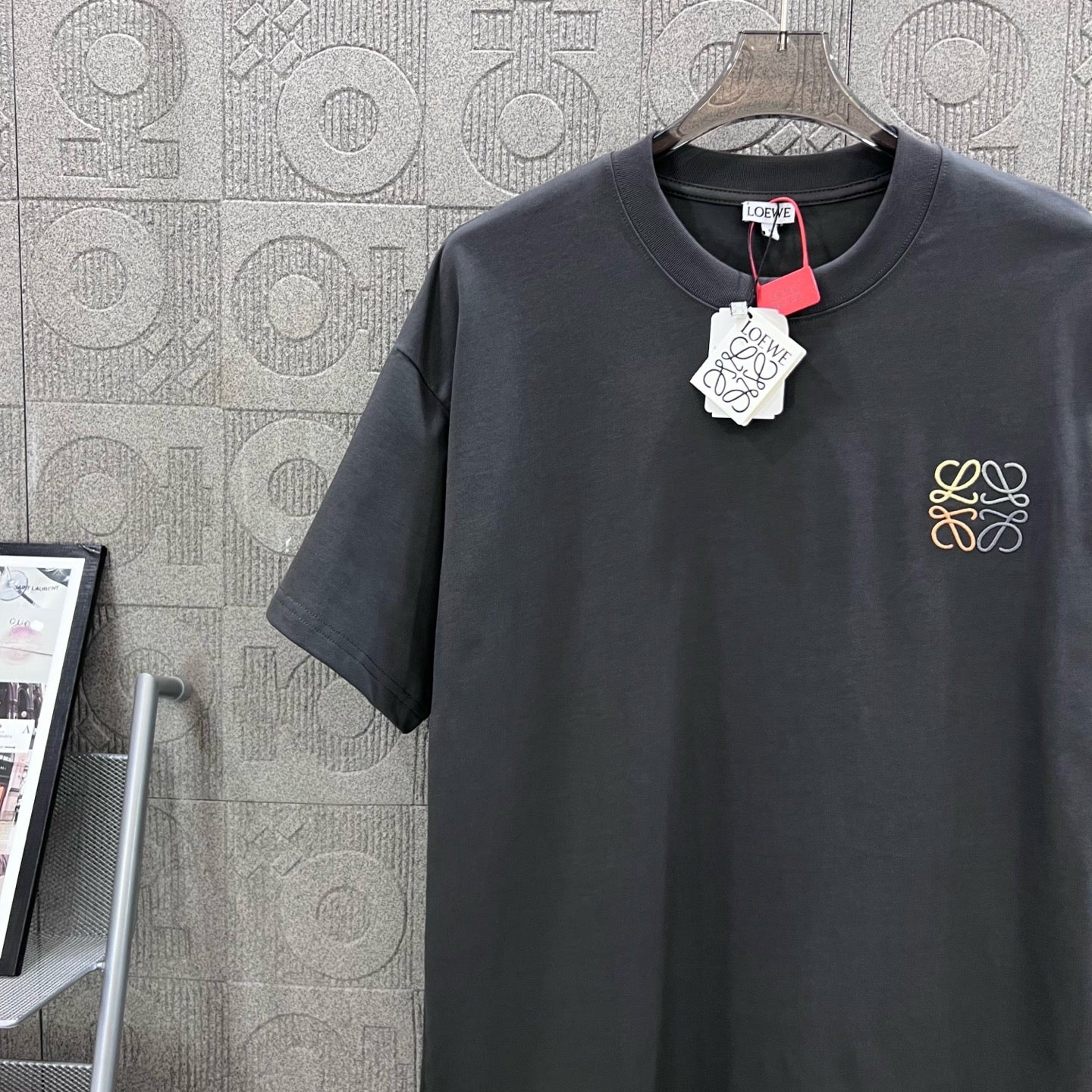 LuxluxHouse Best Quality Clothes T-shirt Loewe